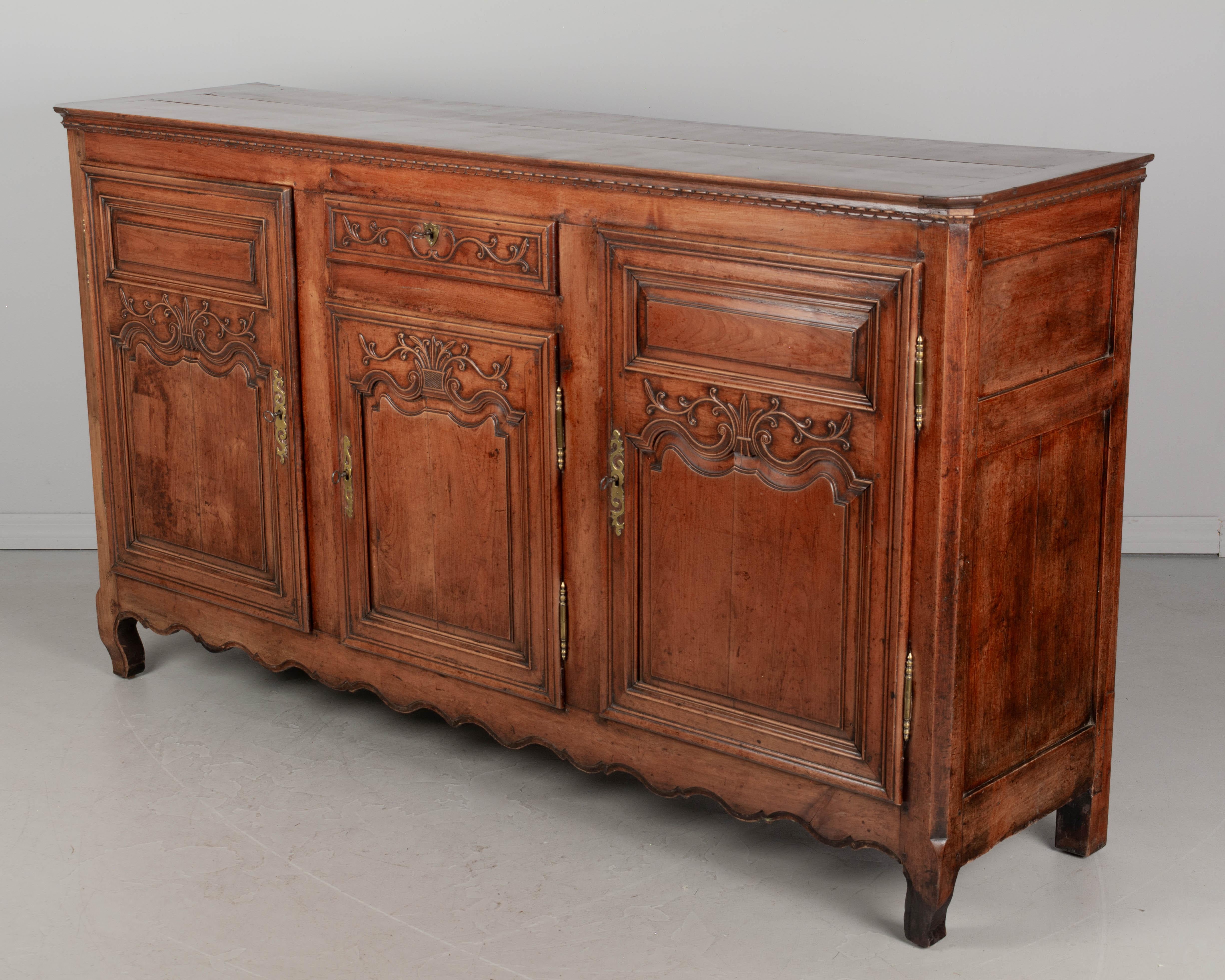 Enfilade o credenza francese del XIX secolo in stile Luigi XV in vendita 2