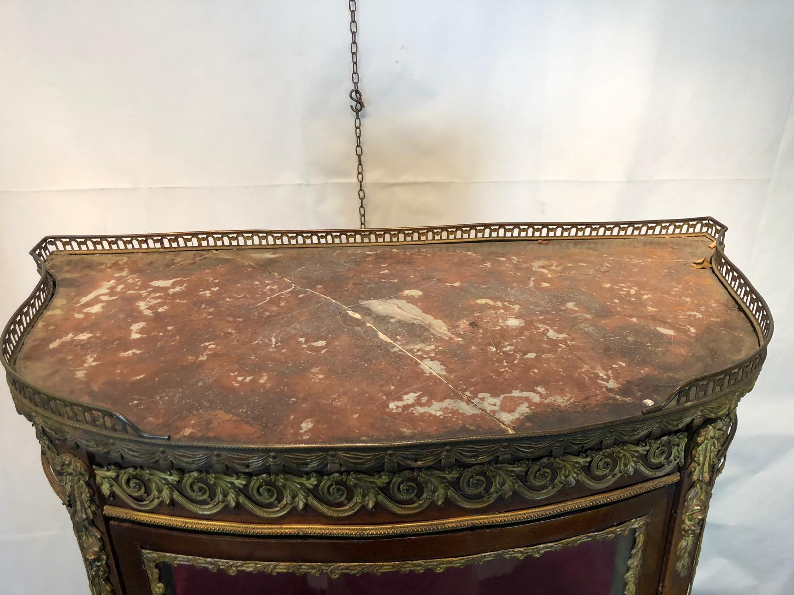 19th Century Louis XV Style French Showcase In Good Condition In Badia Polesine, Rovigo