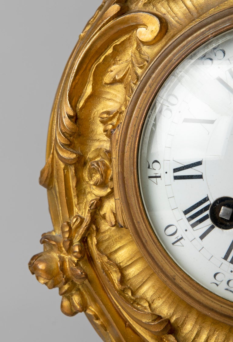 19th Century Louis XV Style Gilt Bronze Pendule Clock In Good Condition For Sale In Casteren, Noord-Brabant