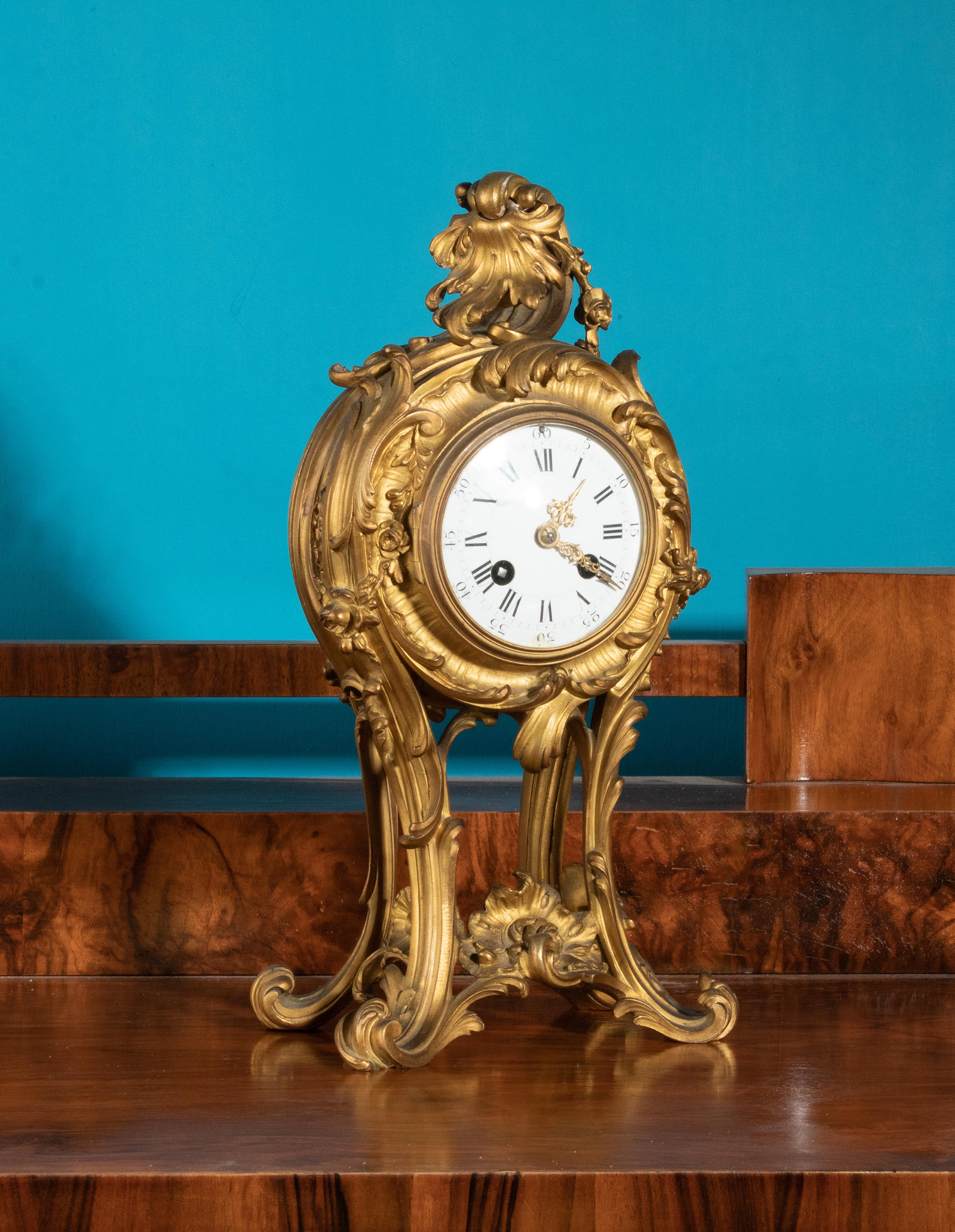 Cast 19th Century Louis XV Style Gilt Bronze Pendule Clock For Sale