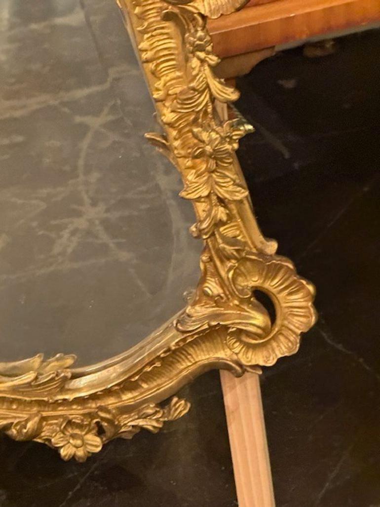 Miroir en bois doré de style Louis XV du XIXe siècle en vente 1