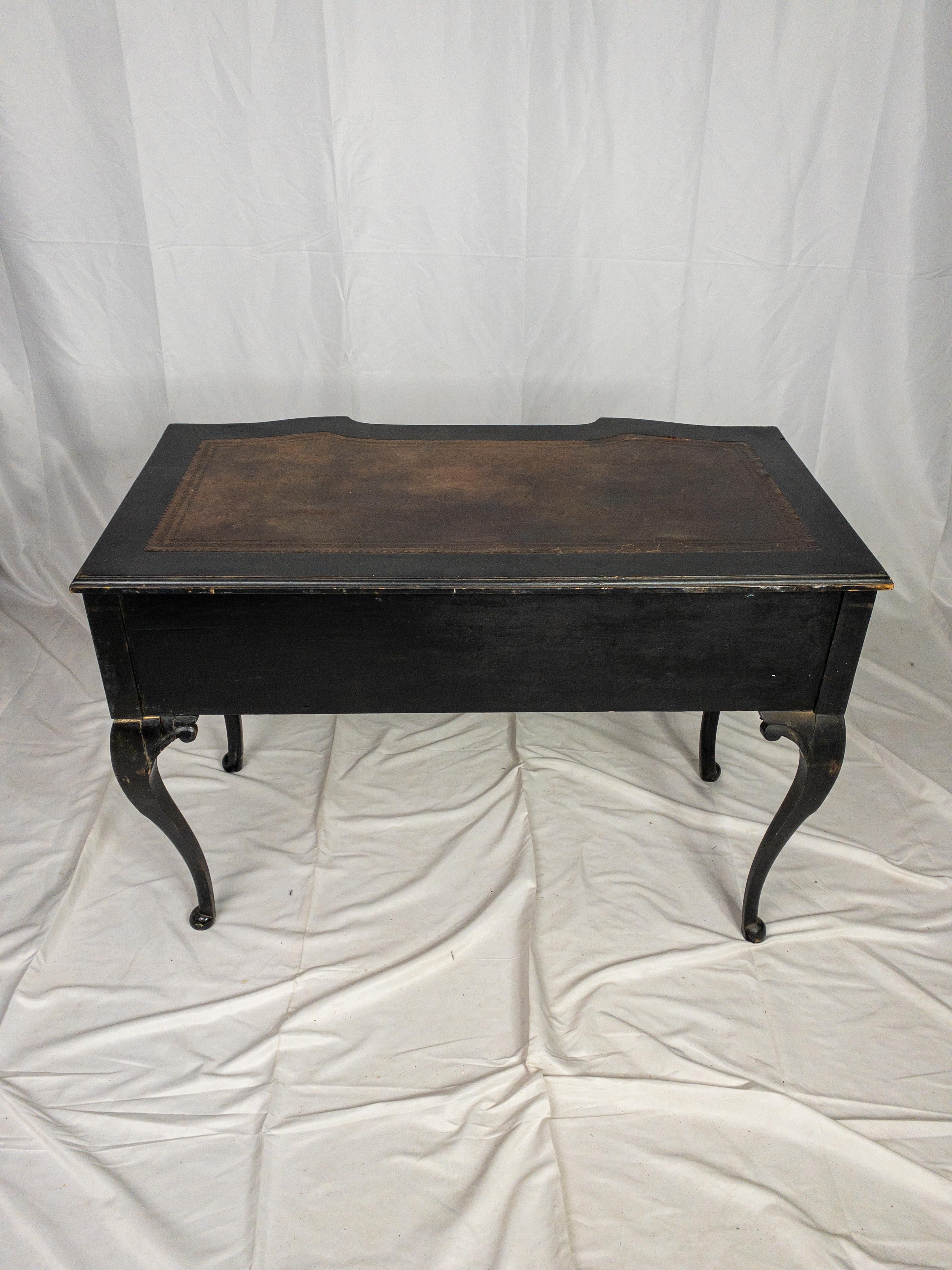 19th Century Louis XV Style Leather Top French Desk In Good Condition For Sale In Houston, TX