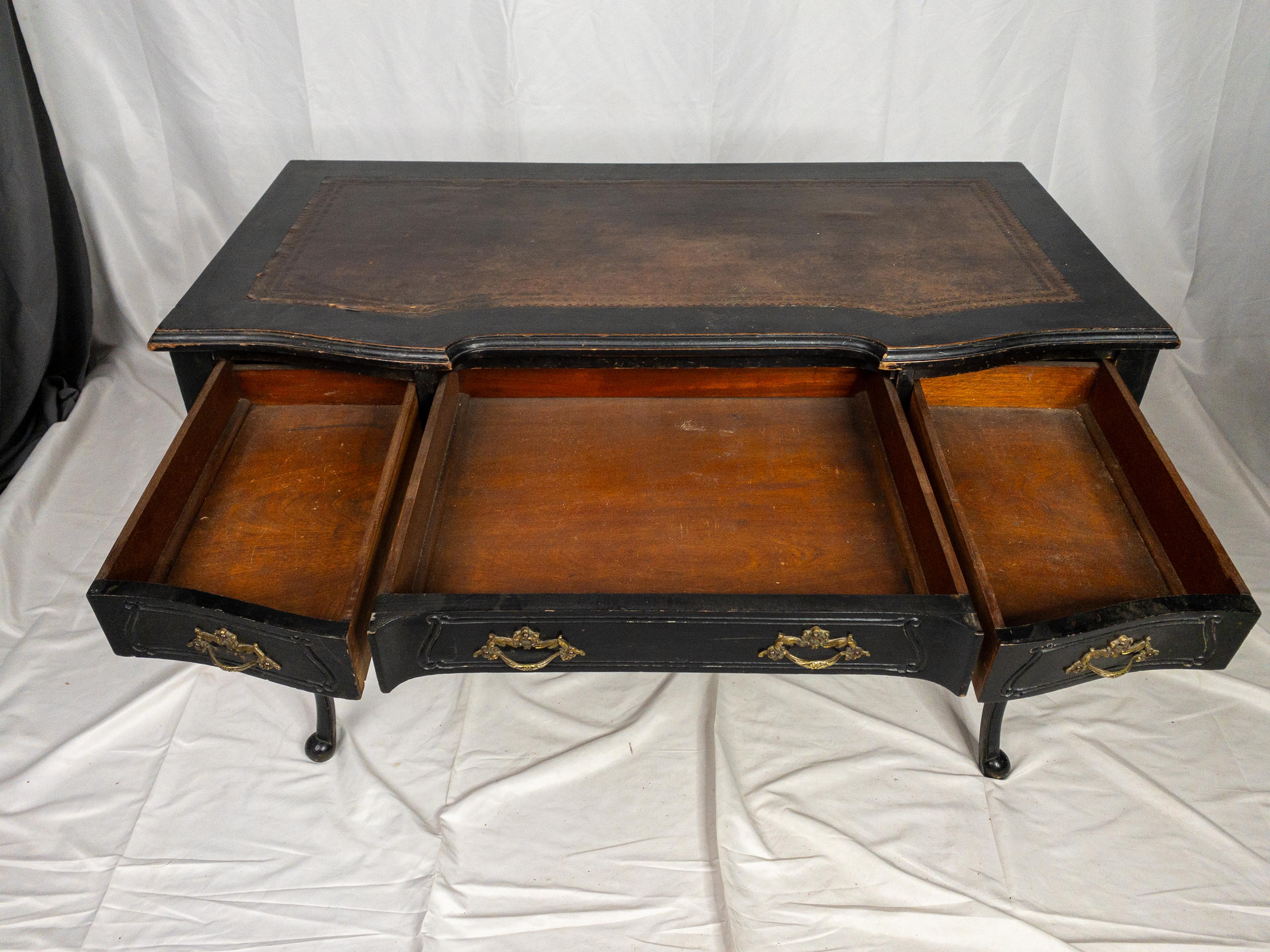 19th Century Louis XV Style Leather Top French Desk For Sale 2