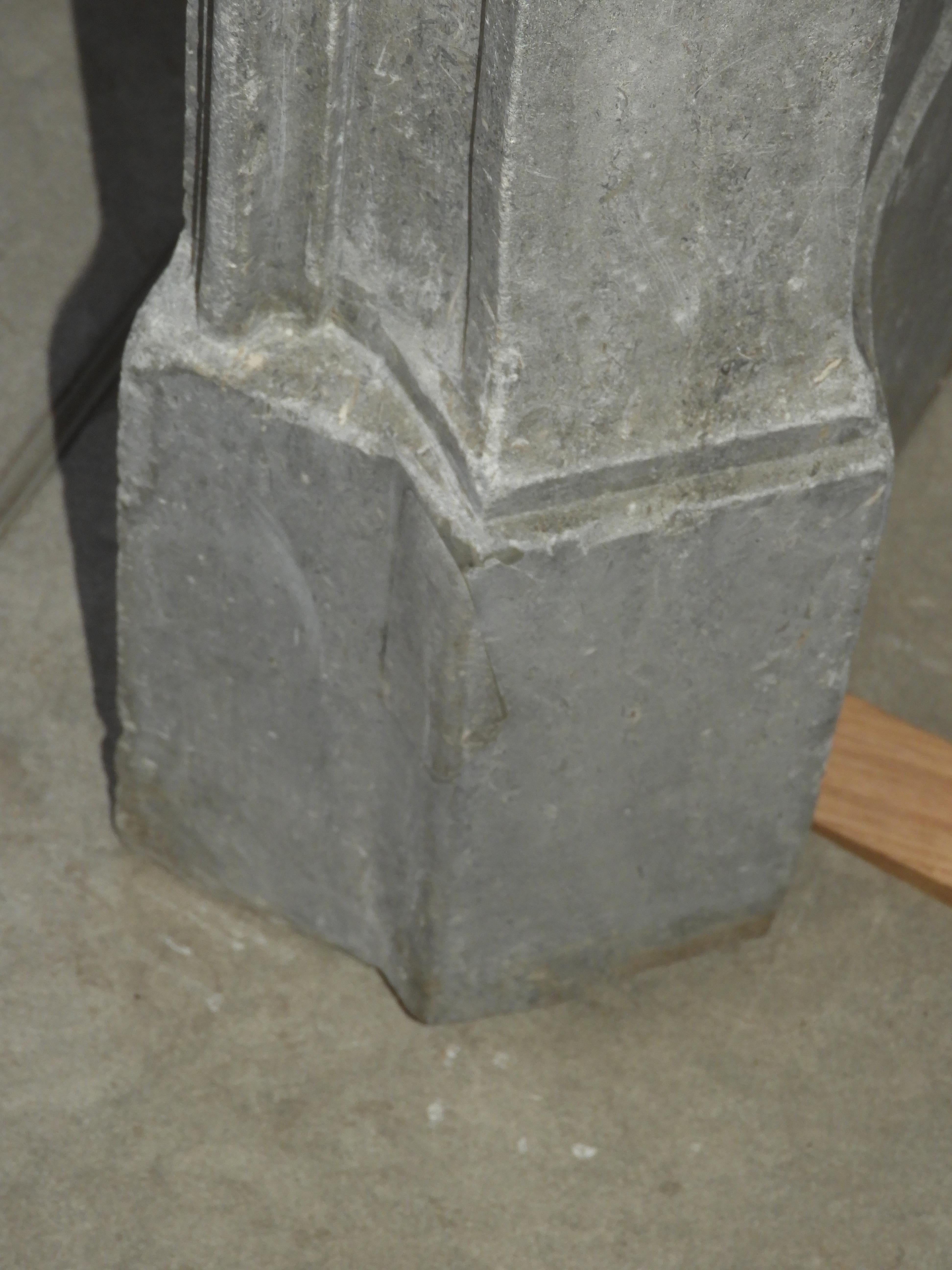 19th Century Louis XV Style Louis 15th Fireplace in Grey French Limestone For Sale 7