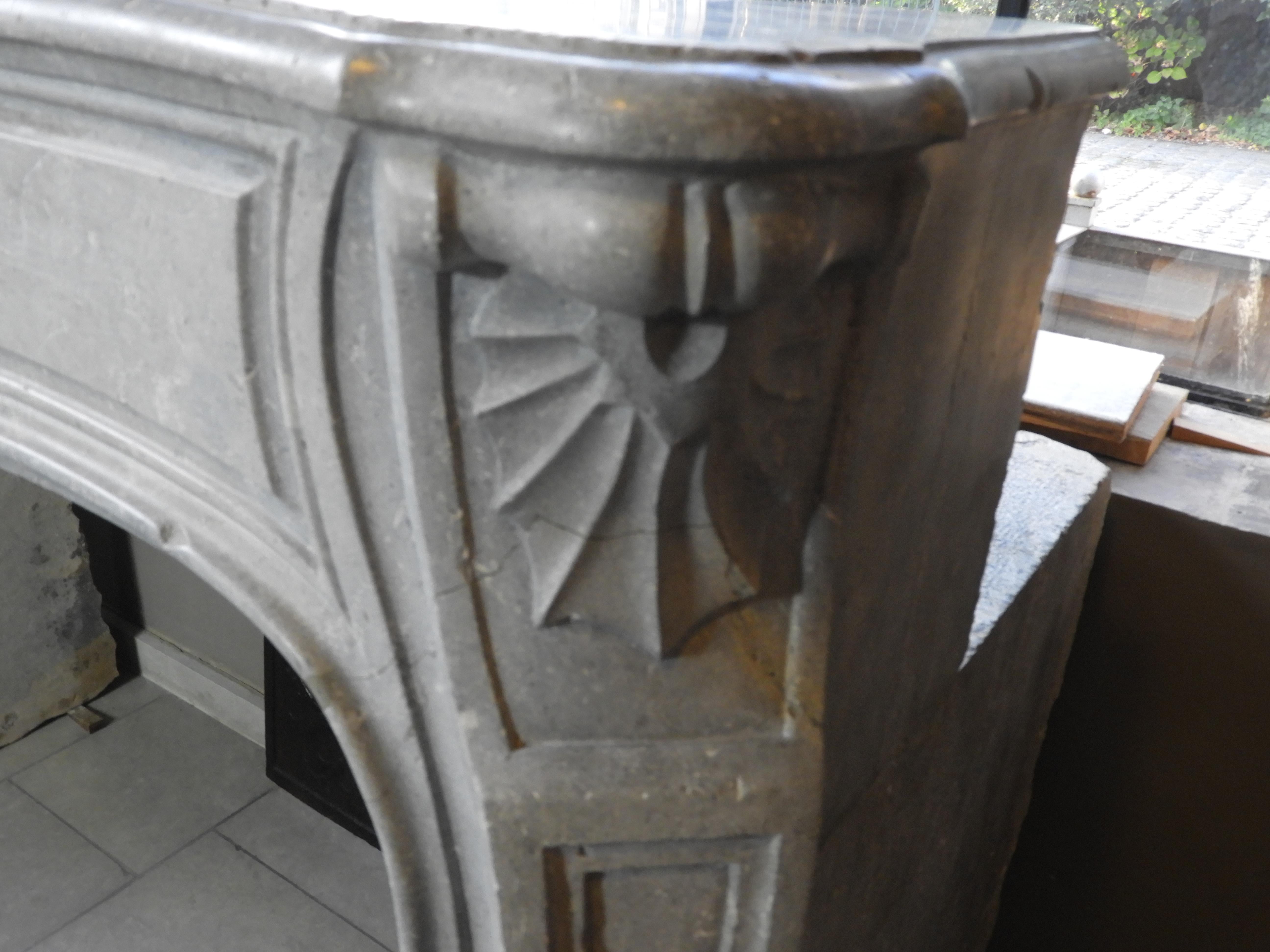 19th Century Louis XV Style Louis 15th Fireplace in Grey French Limestone For Sale 1