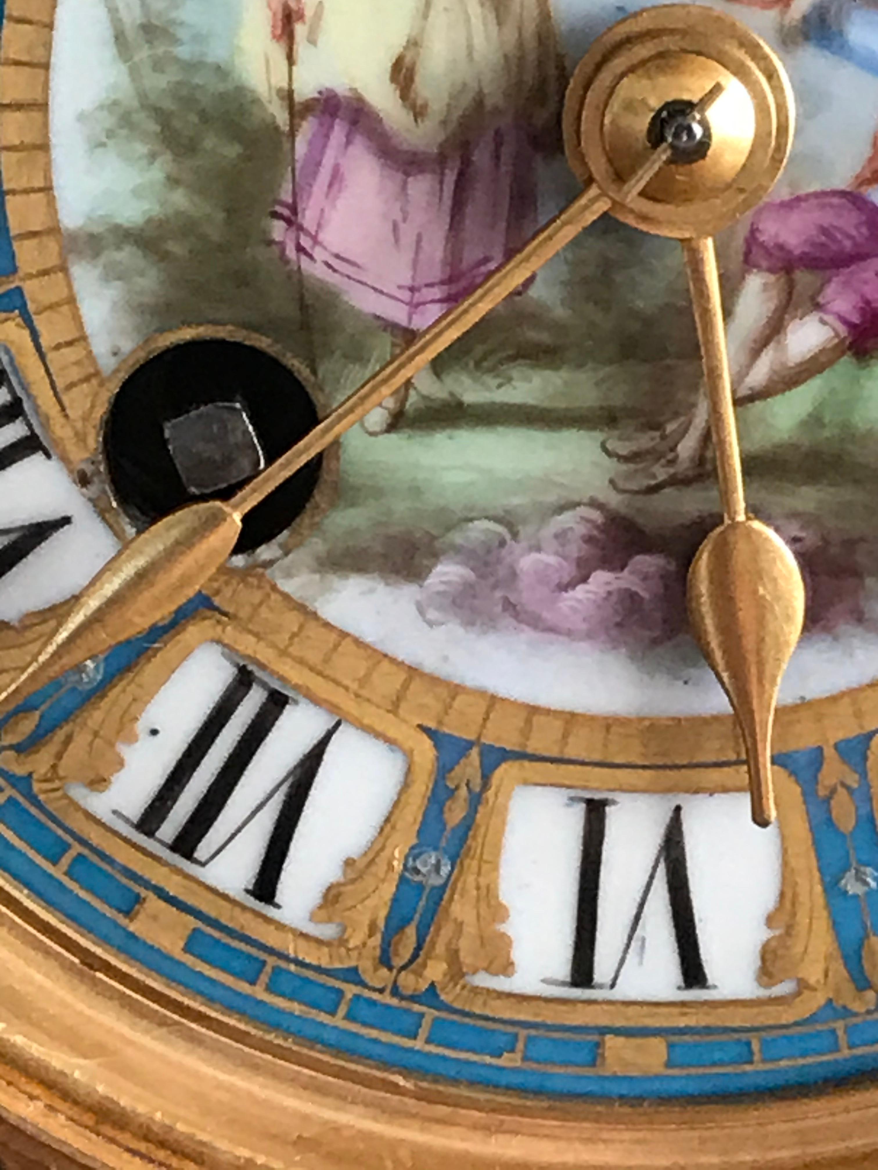 Pendule de cheminée du 19ème siècle de style Louis XV en vente 2