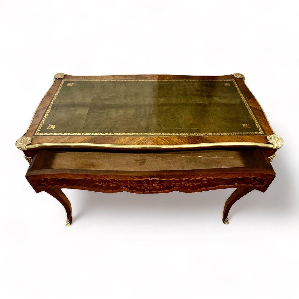 19th Century Louis XV-Style Marquetry Desk with Gilt Bronze Accents For Sale 3