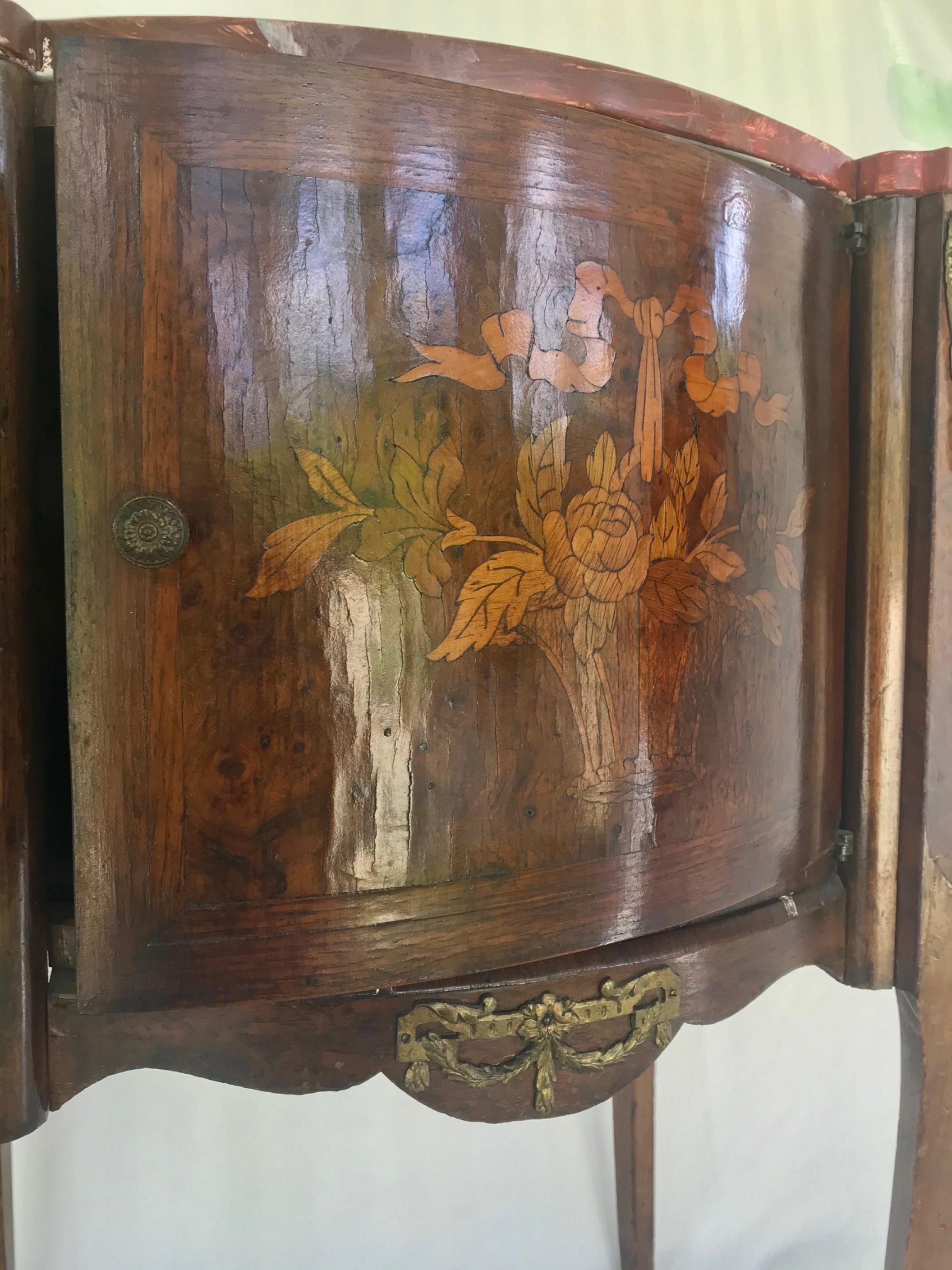 French 19th Century Louis XV Style Marquetry Ormolu Side Table / Nightstand