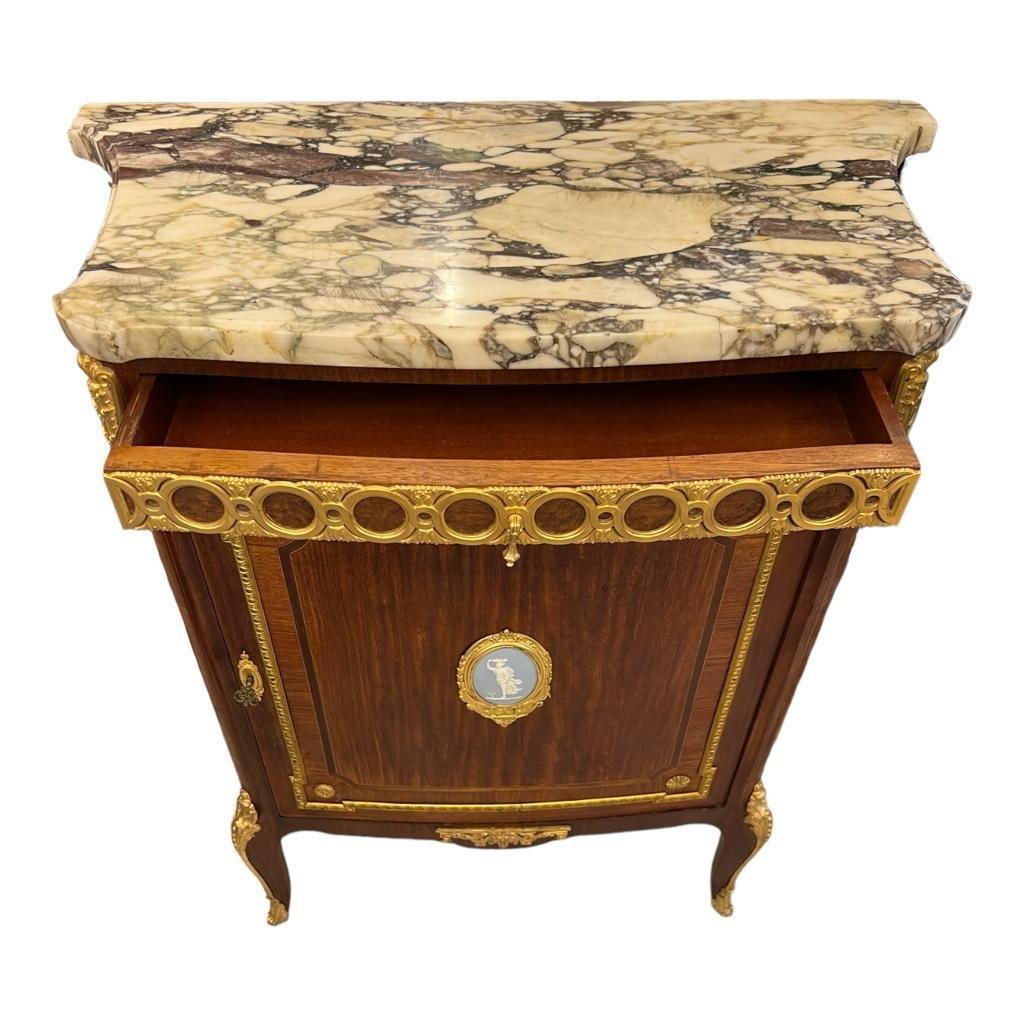 19th Century Louis XV-Style Marquetry Sideboard with a Wedgwood Plaque In Good Condition For Sale In NICE, FR