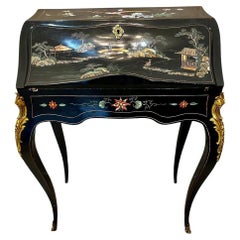 Schreibtisch mit schräger Front im Louis-XV-Stil des 19. Jahrhunderts in Coromandel-Lack 