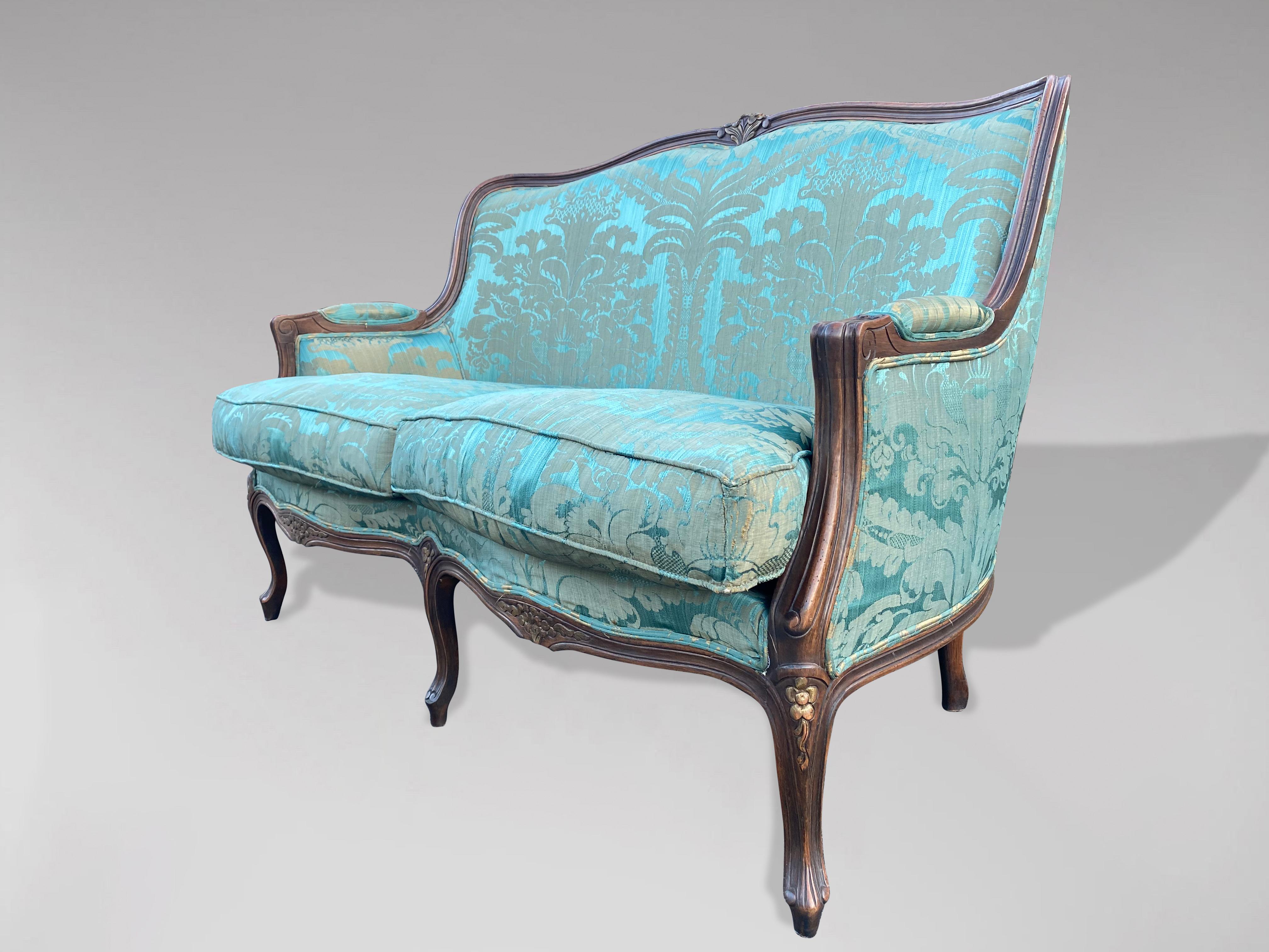 Sofa aus Seide im Louis-XV-Stil des 19. Jahrhunderts (Louis XV.) im Angebot
