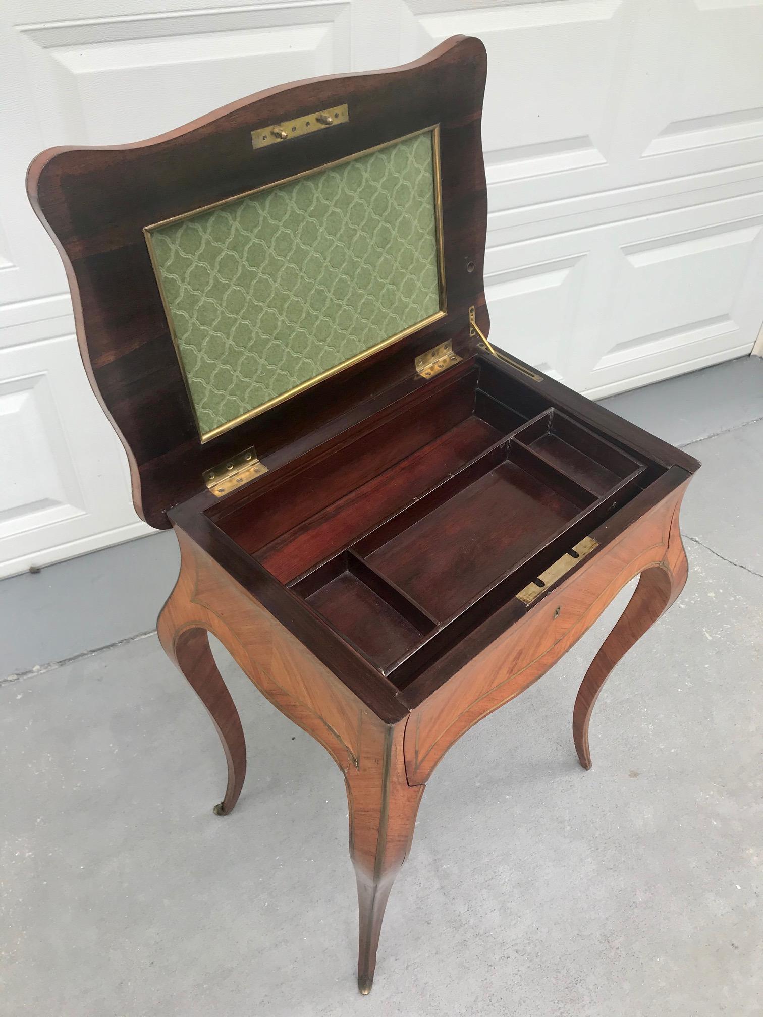 19th Century Louis XV Style Tulipwood Parquetry Sewing Table For Sale 2