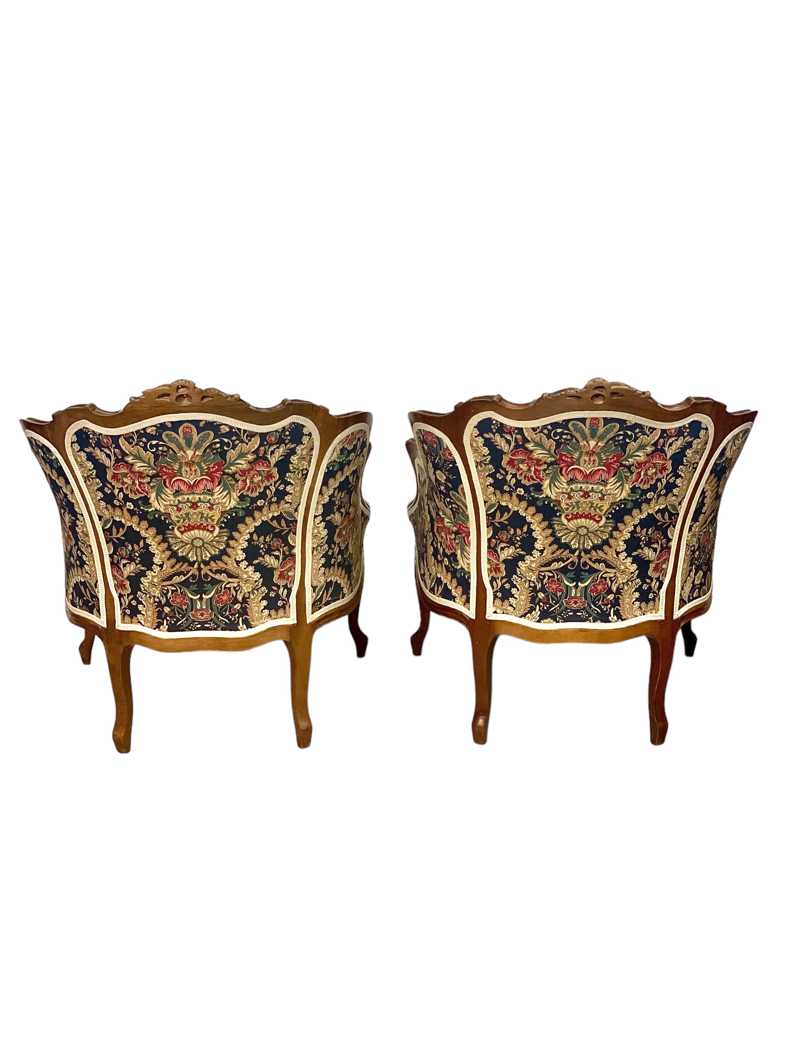 19th Century Pair of French Louis XV Walnut Bergères Chairs In Good Condition In LA CIOTAT, FR
