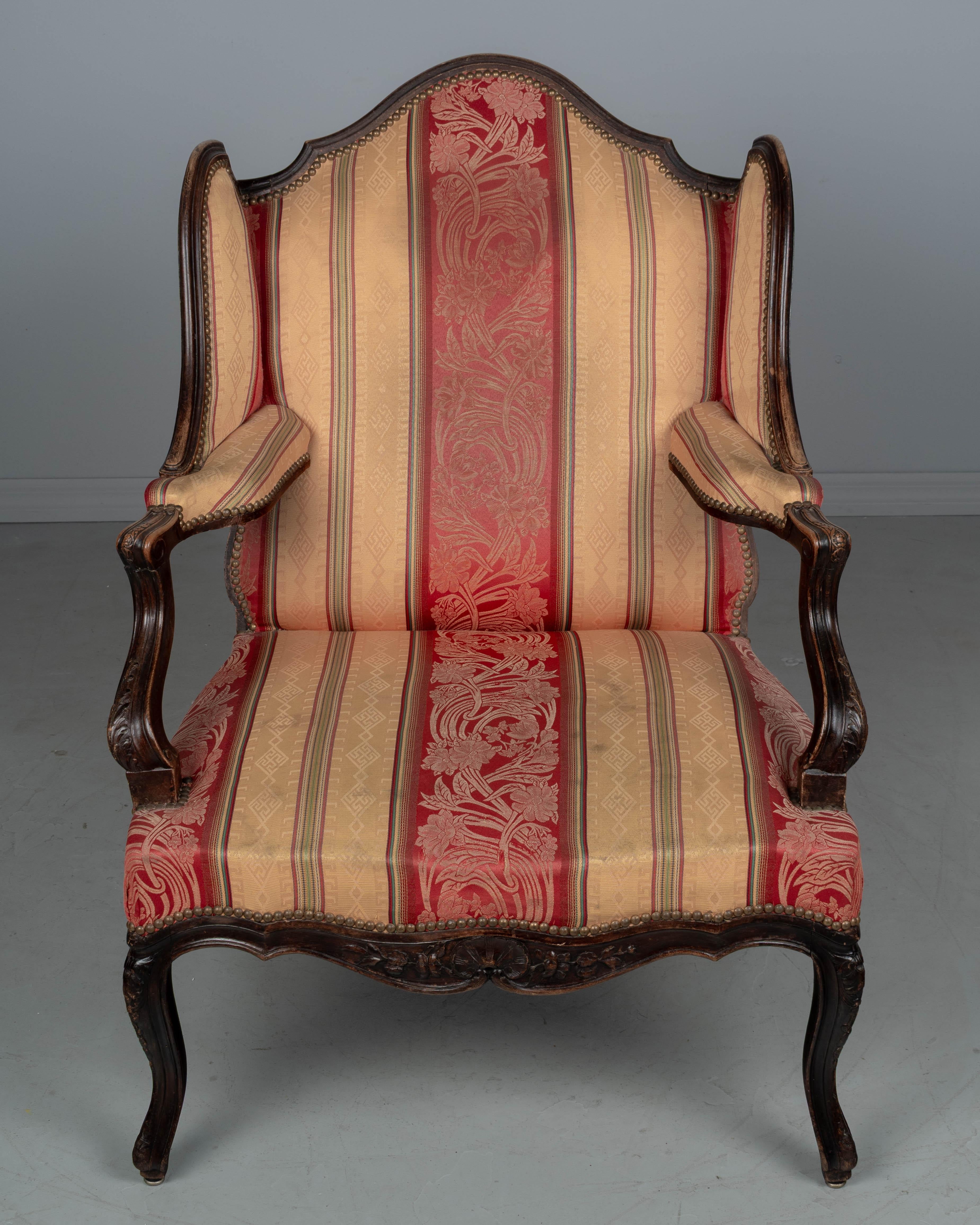 19th Century Louis XV Style Wingback Fauteuil or Armchair im Angebot 2