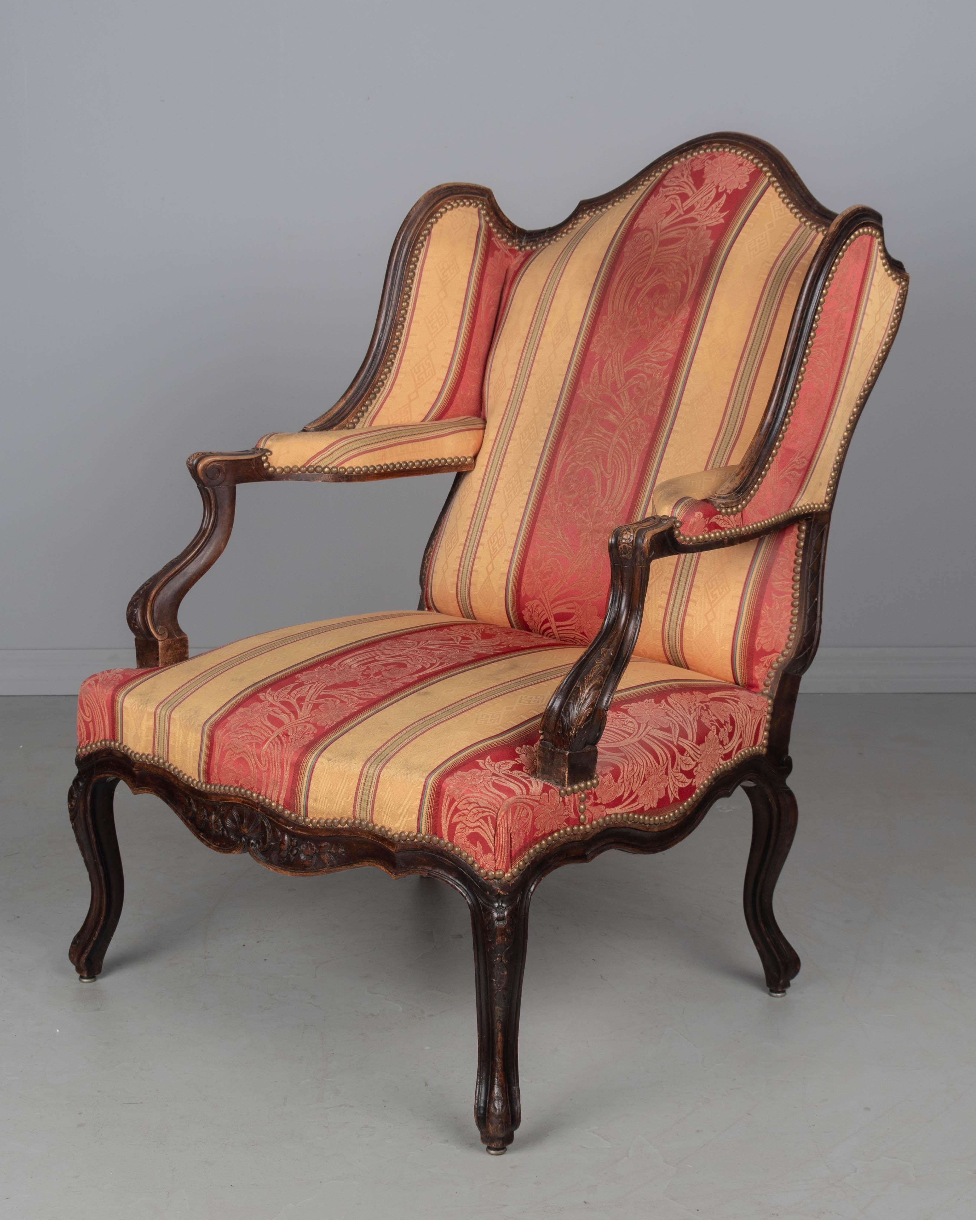 19th Century Louis XV Style Wingback Fauteuil or Armchair (Louis XV.) im Angebot