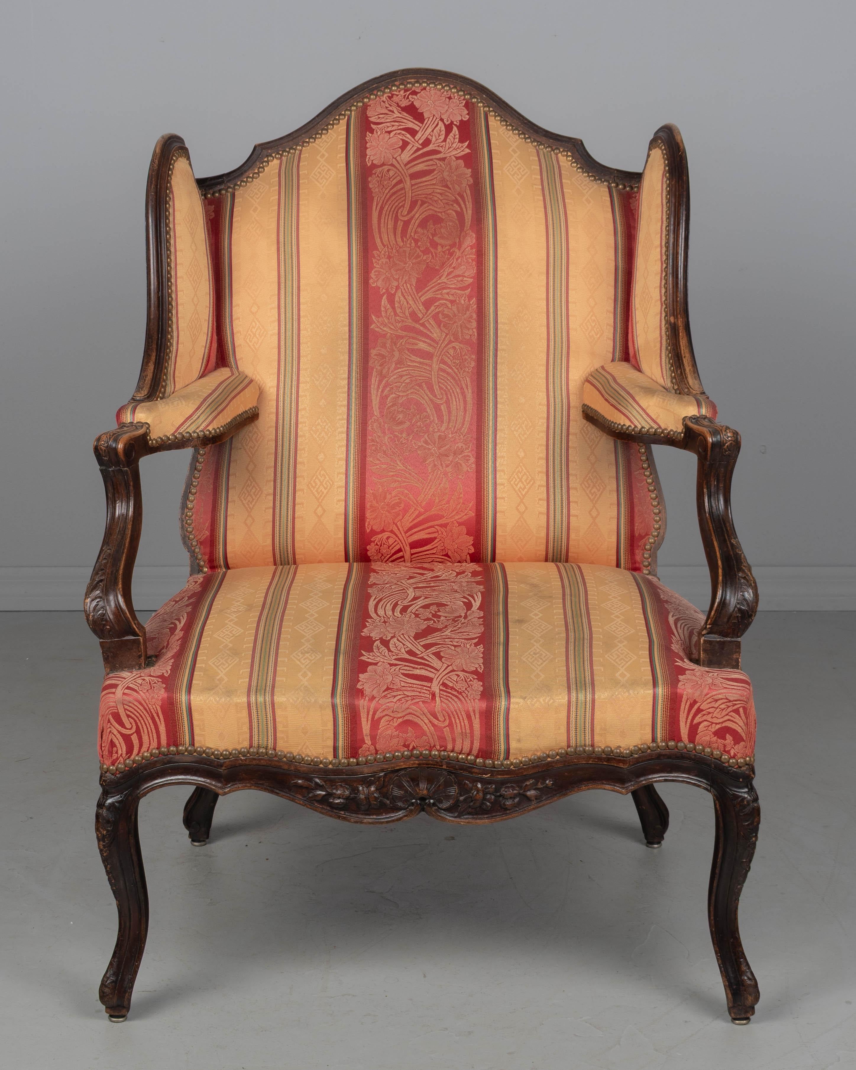 19th Century Louis XV Style Wingback Fauteuil or Armchair (Französisch) im Angebot