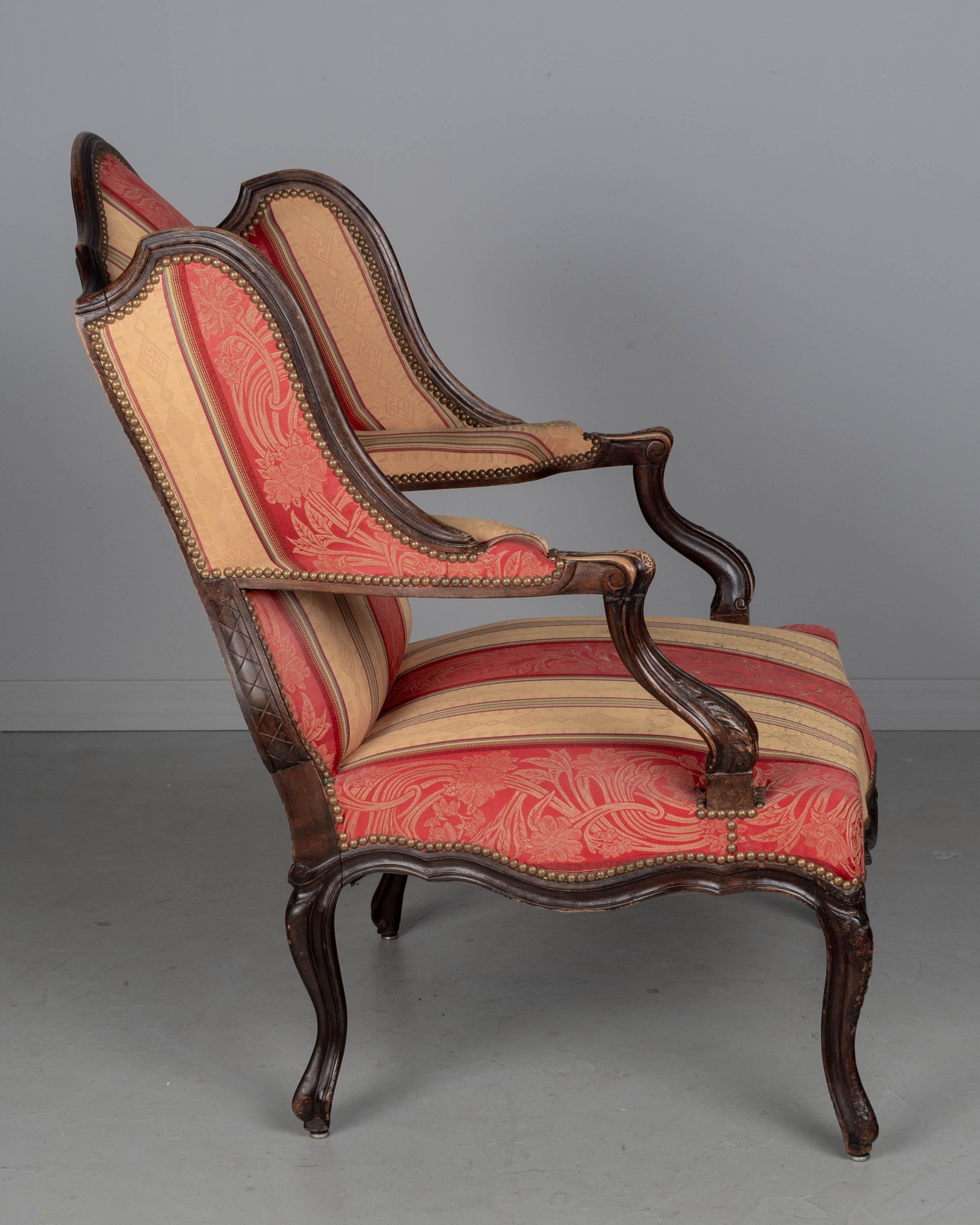 19th Century Louis XV Style Wingback Fauteuil or Armchair im Zustand „Gut“ im Angebot in Winter Park, FL