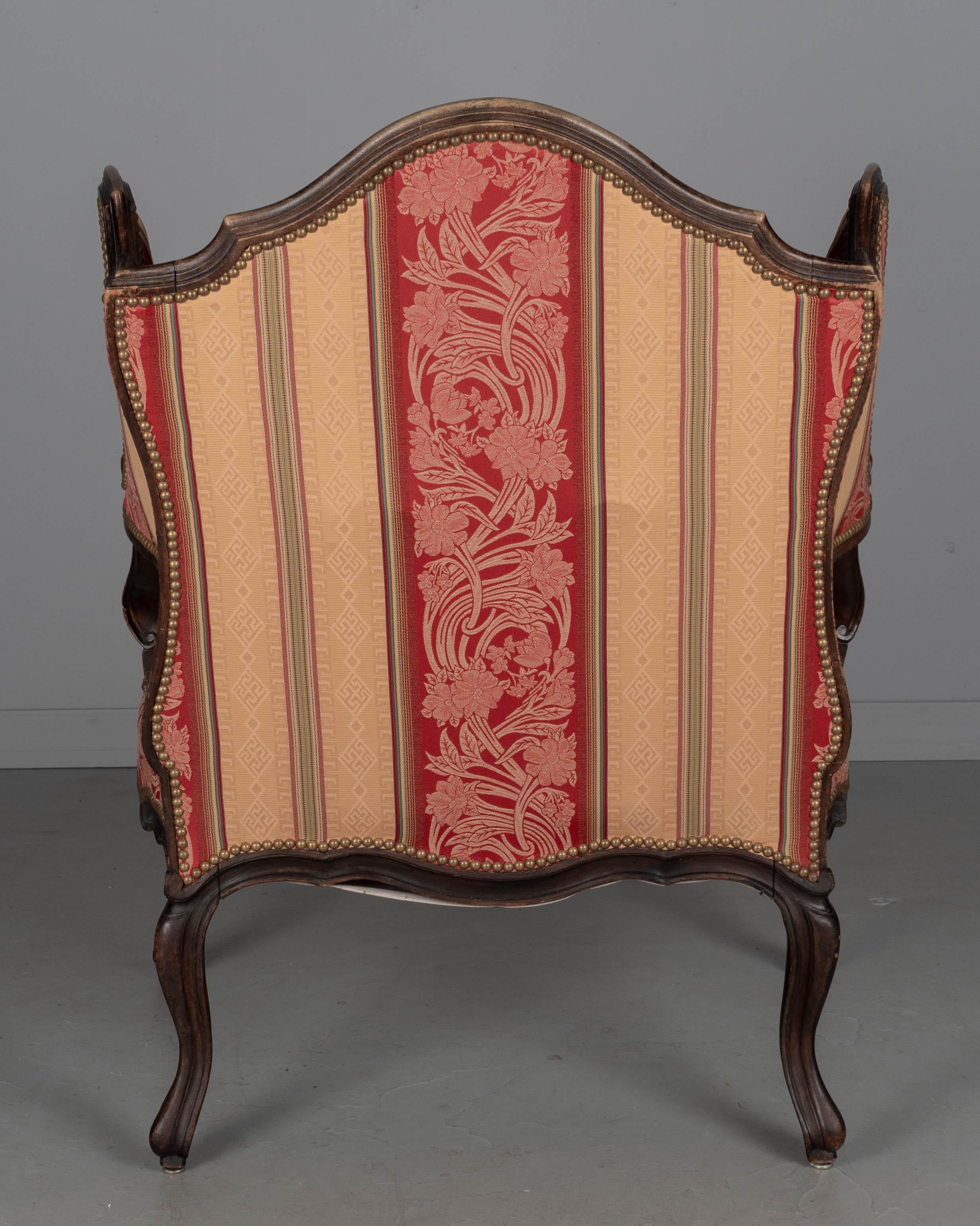 19th Century Louis XV Style Wingback Fauteuil or Armchair im Angebot 1