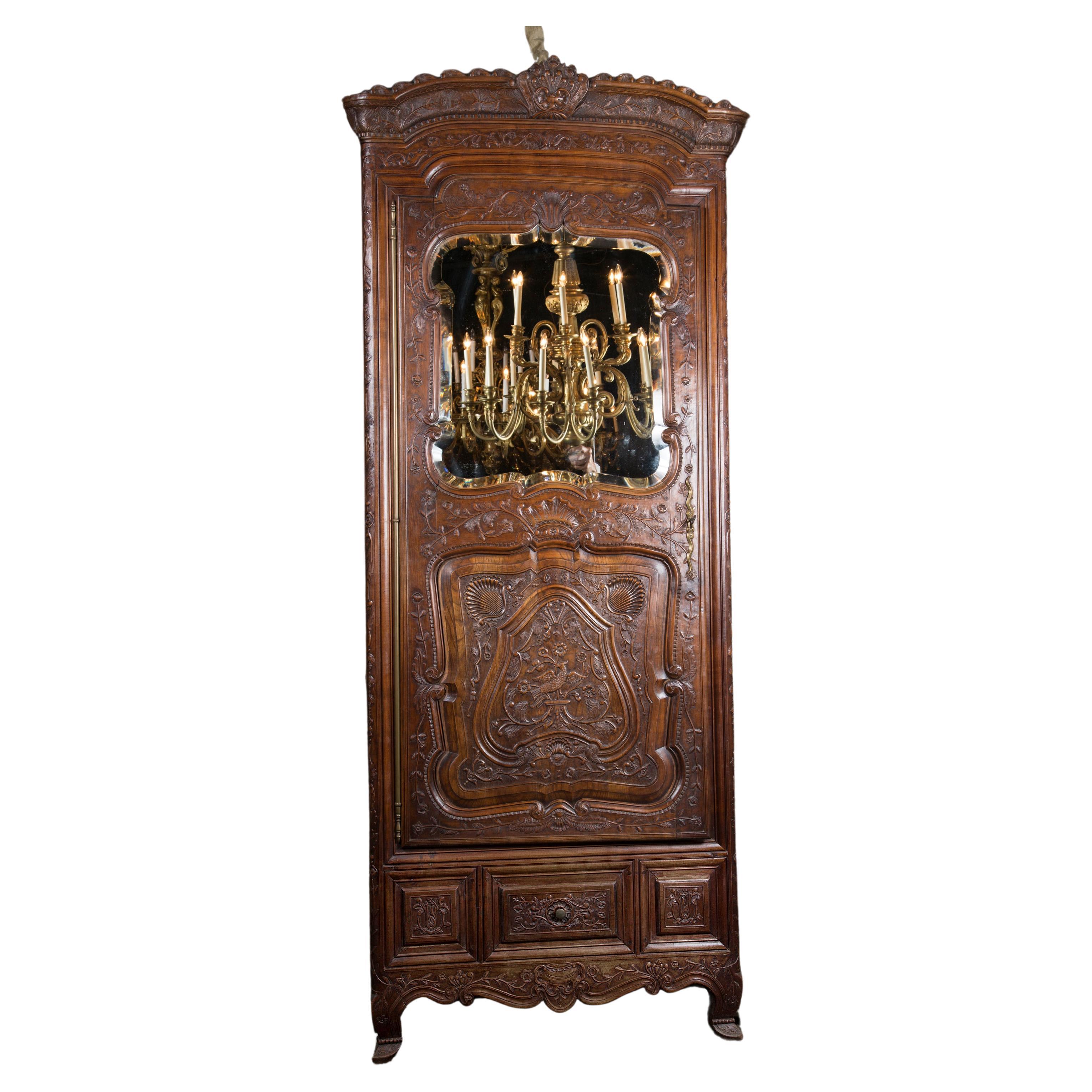 19th Century Louis XV Walnut Corner Cabinet with Bevelled Mirror, Circa 1830