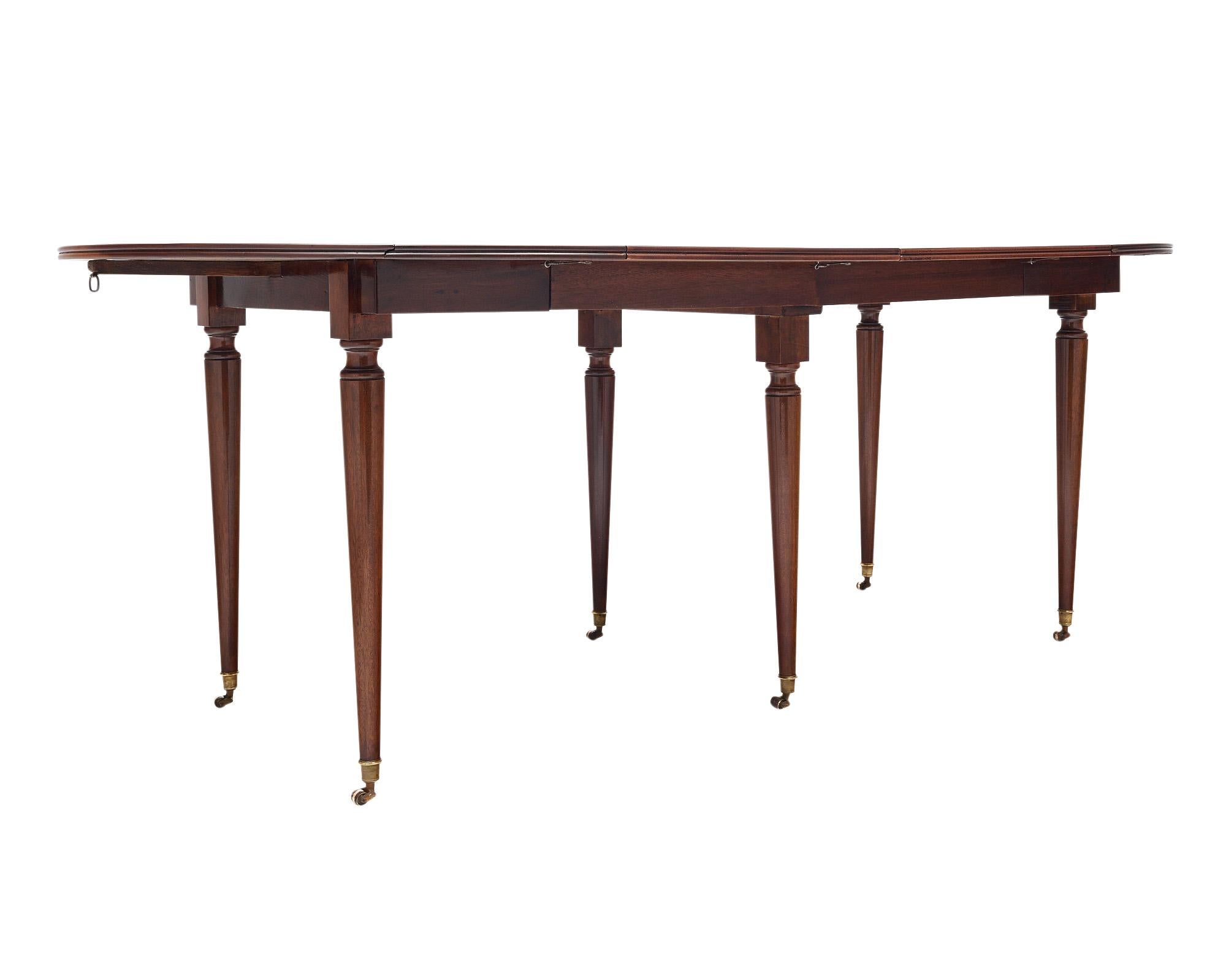 Table de salle à manger ancienne Louis XVI du 19e siècle Bon état - En vente à Austin, TX
