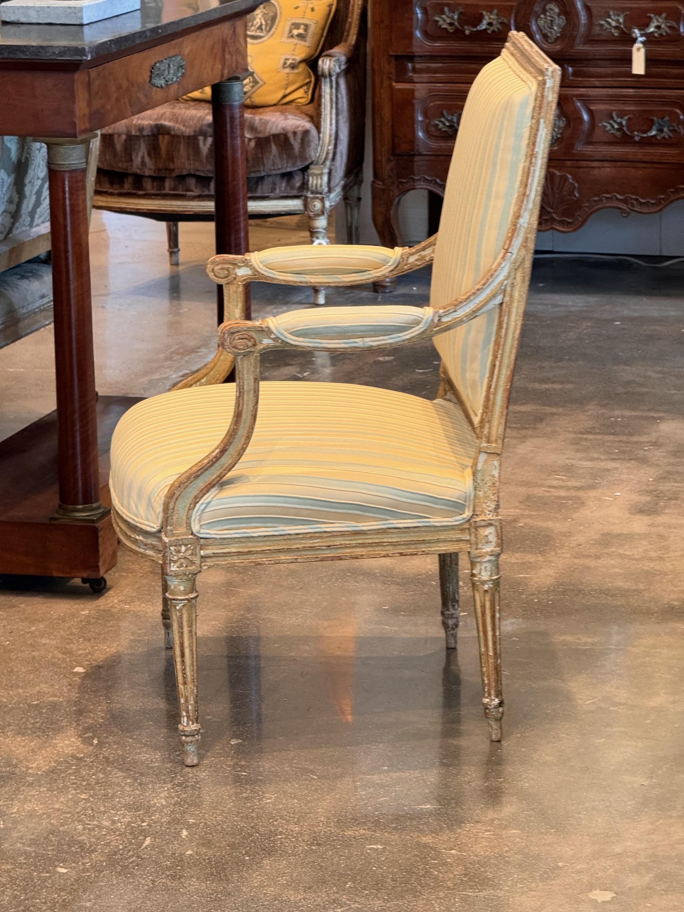 Louis XVI.-Sessel aus dem 19. Jahrhundert (Stoff) im Angebot