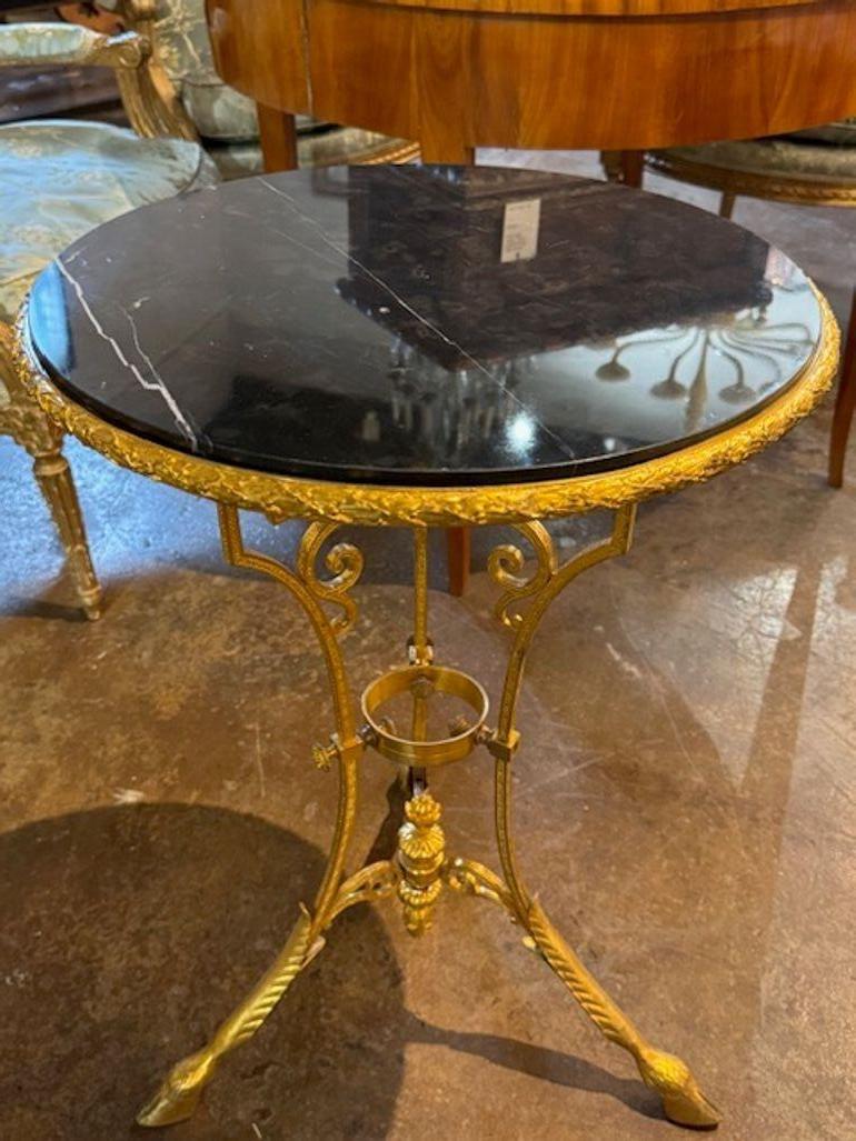 Mesa Luis XVI del siglo XIX de bronce y mármol negro en Bueno estado para la venta en Dallas, TX