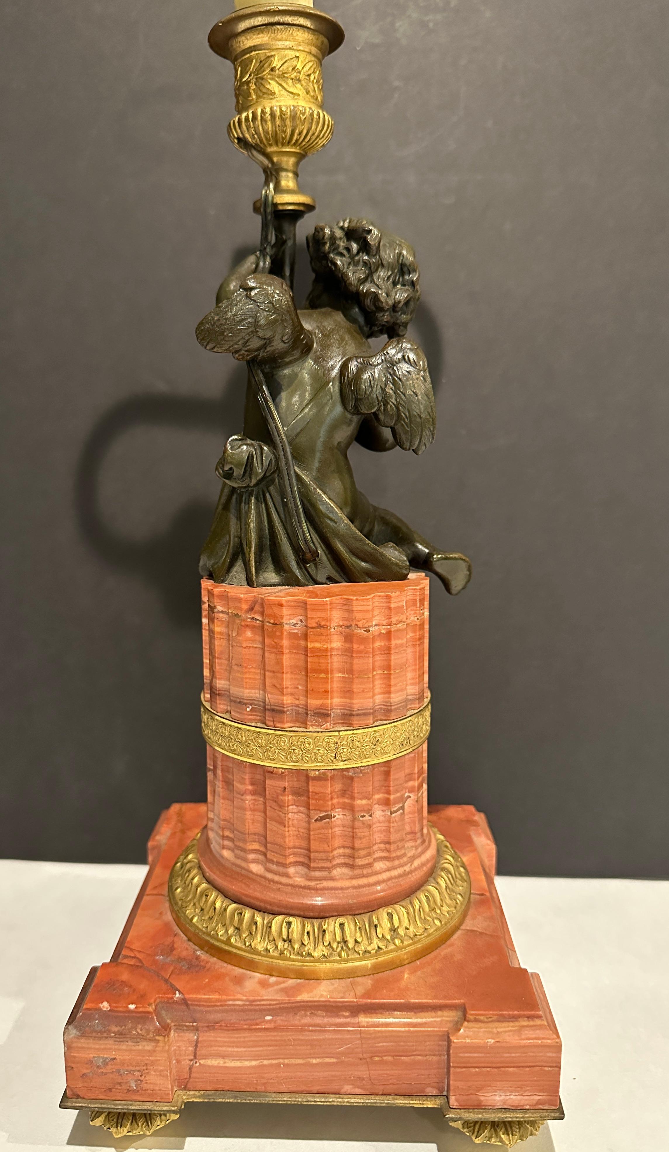 Bronze Lampe figurative Louis XVI du 19ème siècle en bronze et marbre en vente