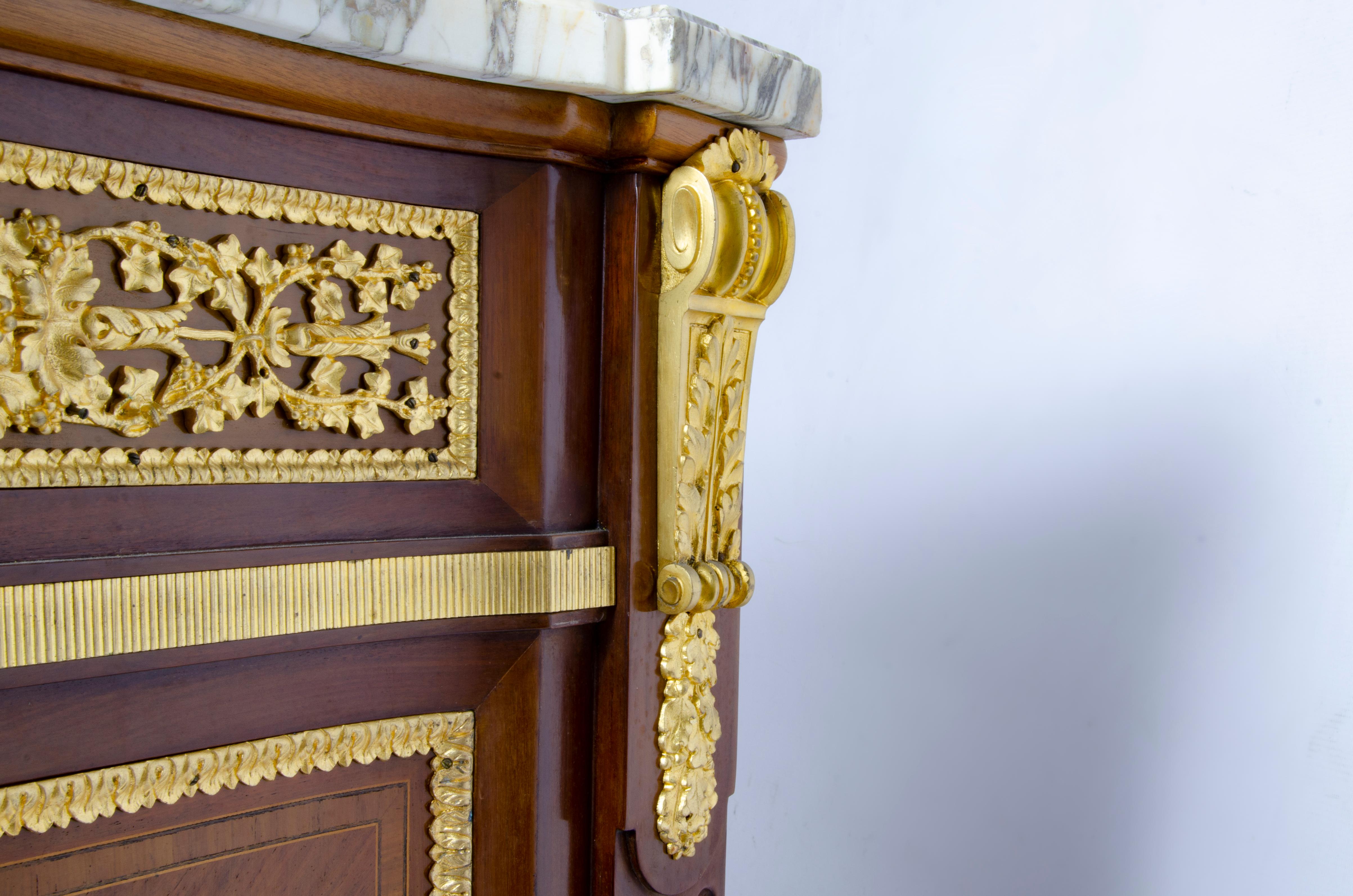 Commode Luigi XVI del XIX secolo in bronzo, legno e marmo di François Linke, Francia in vendita 4