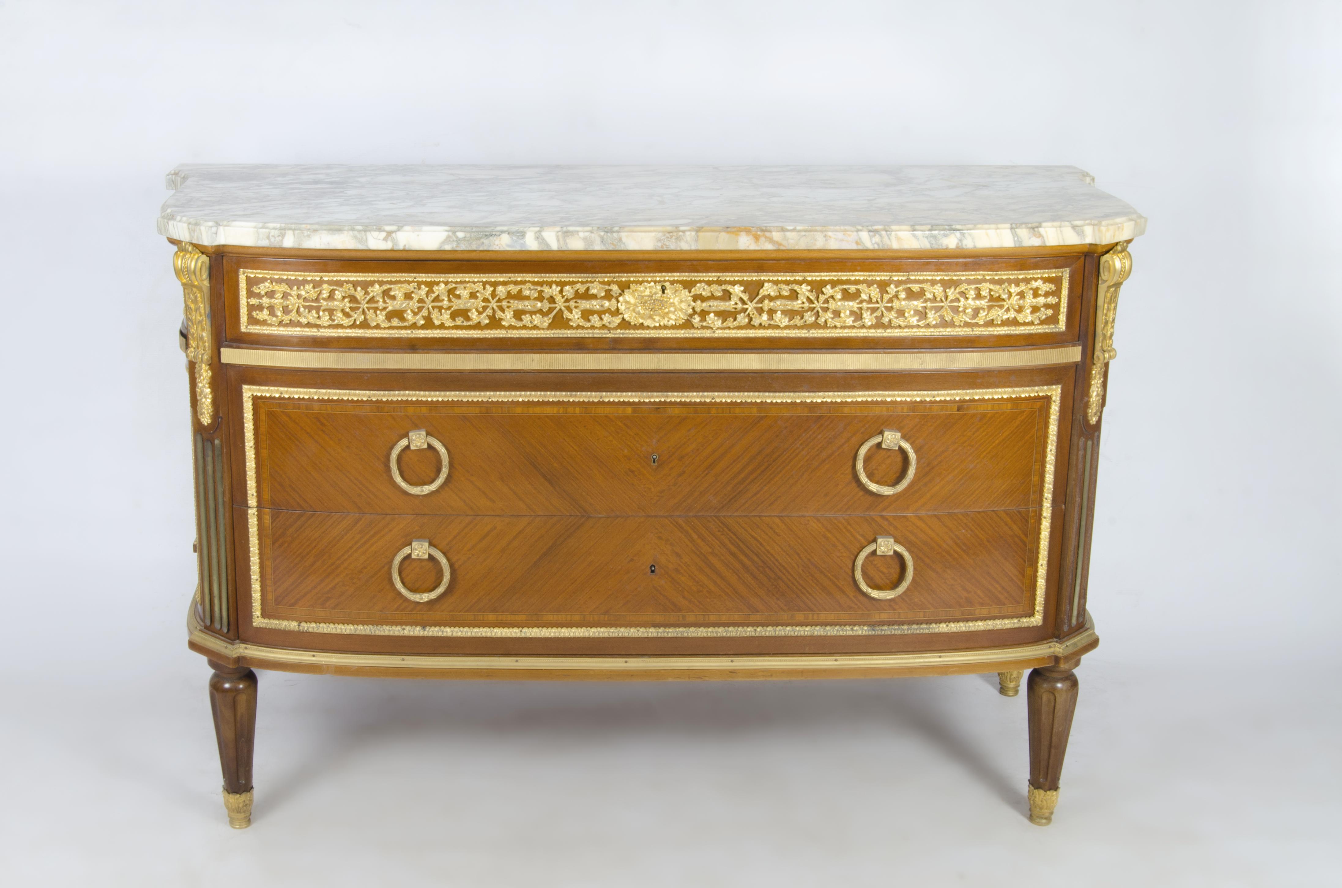 Francese Commode Luigi XVI del XIX secolo in bronzo, legno e marmo di François Linke, Francia in vendita