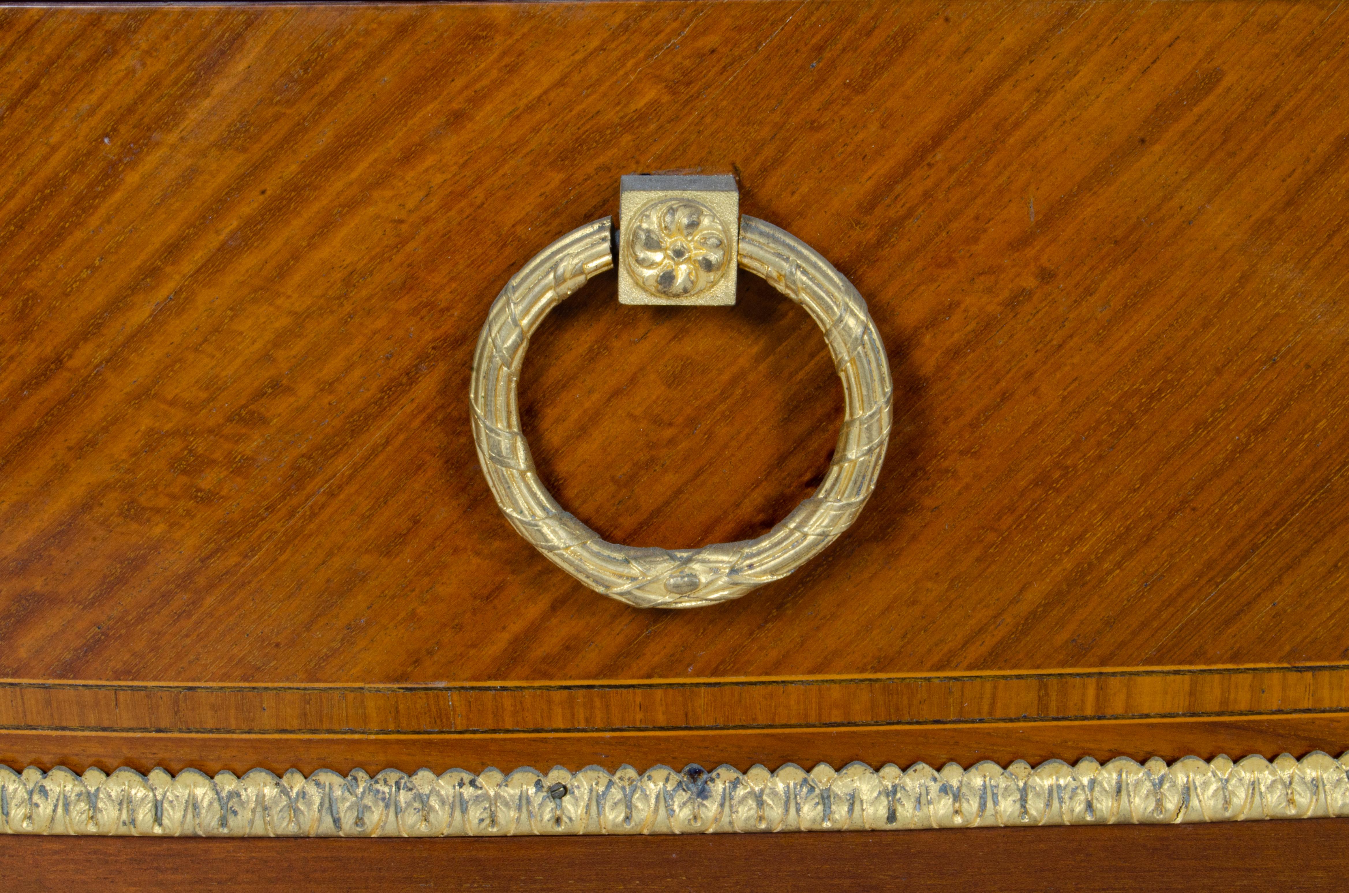 Metallo Commode Luigi XVI del XIX secolo in bronzo, legno e marmo di François Linke, Francia in vendita