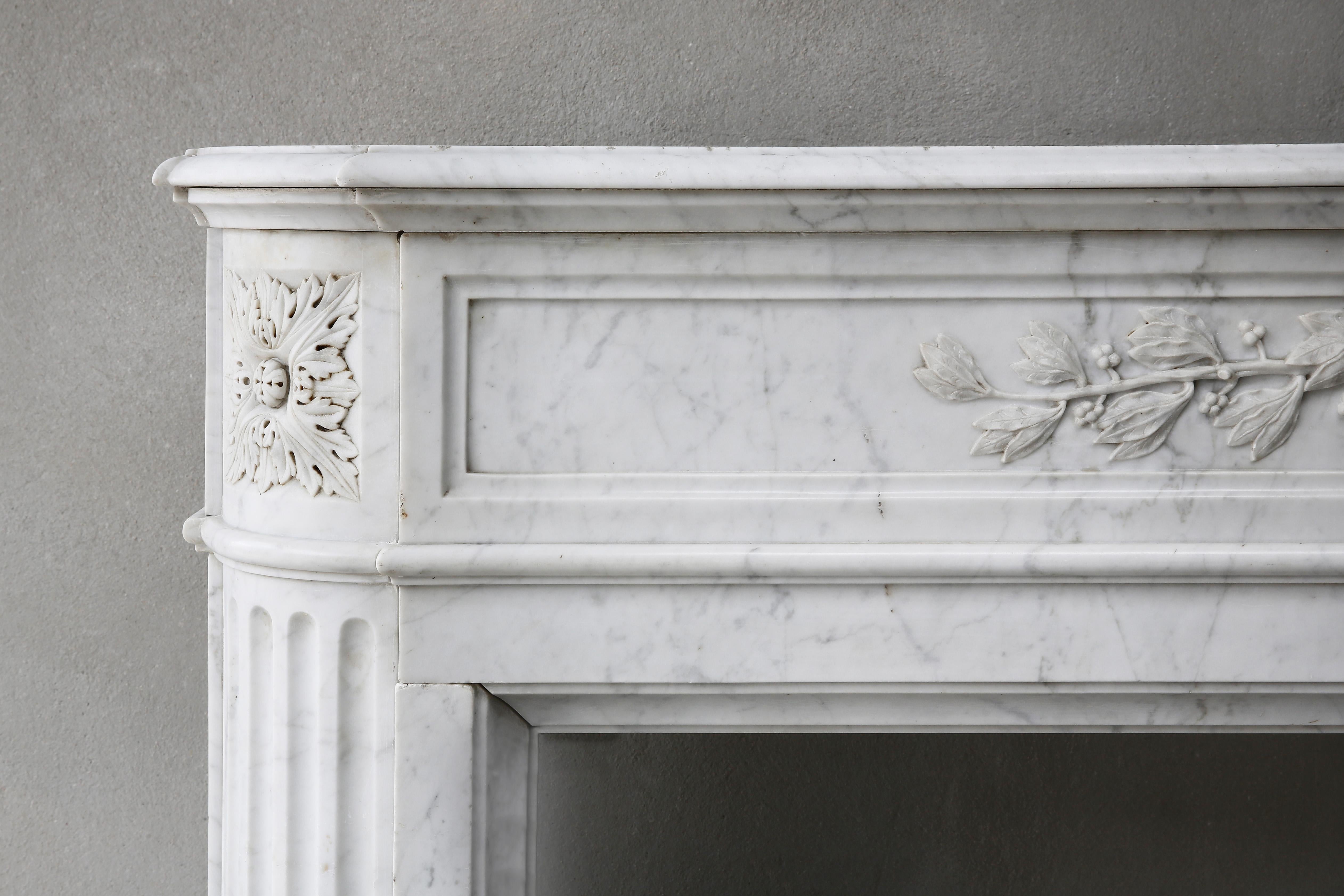 19th Century, Louis XVI Carrara Antique Marble Fireplace In Good Condition In Made, NL