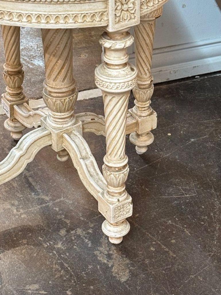 Taburete Luis XVI del siglo XIX tallado y pintado Tallado en venta