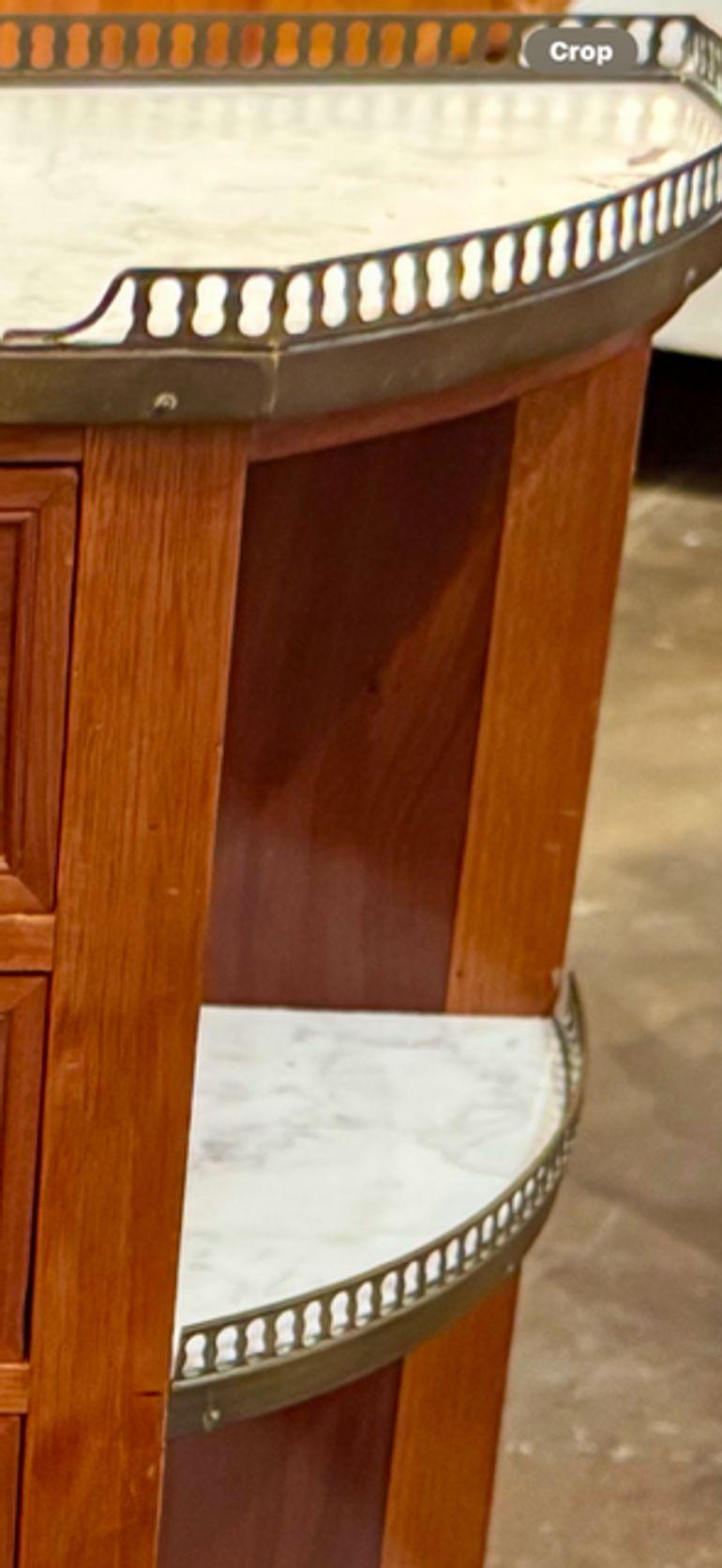 Marmo Tavolo a forma di D del XIX secolo Luigi XVI con piano in marmo in vendita
