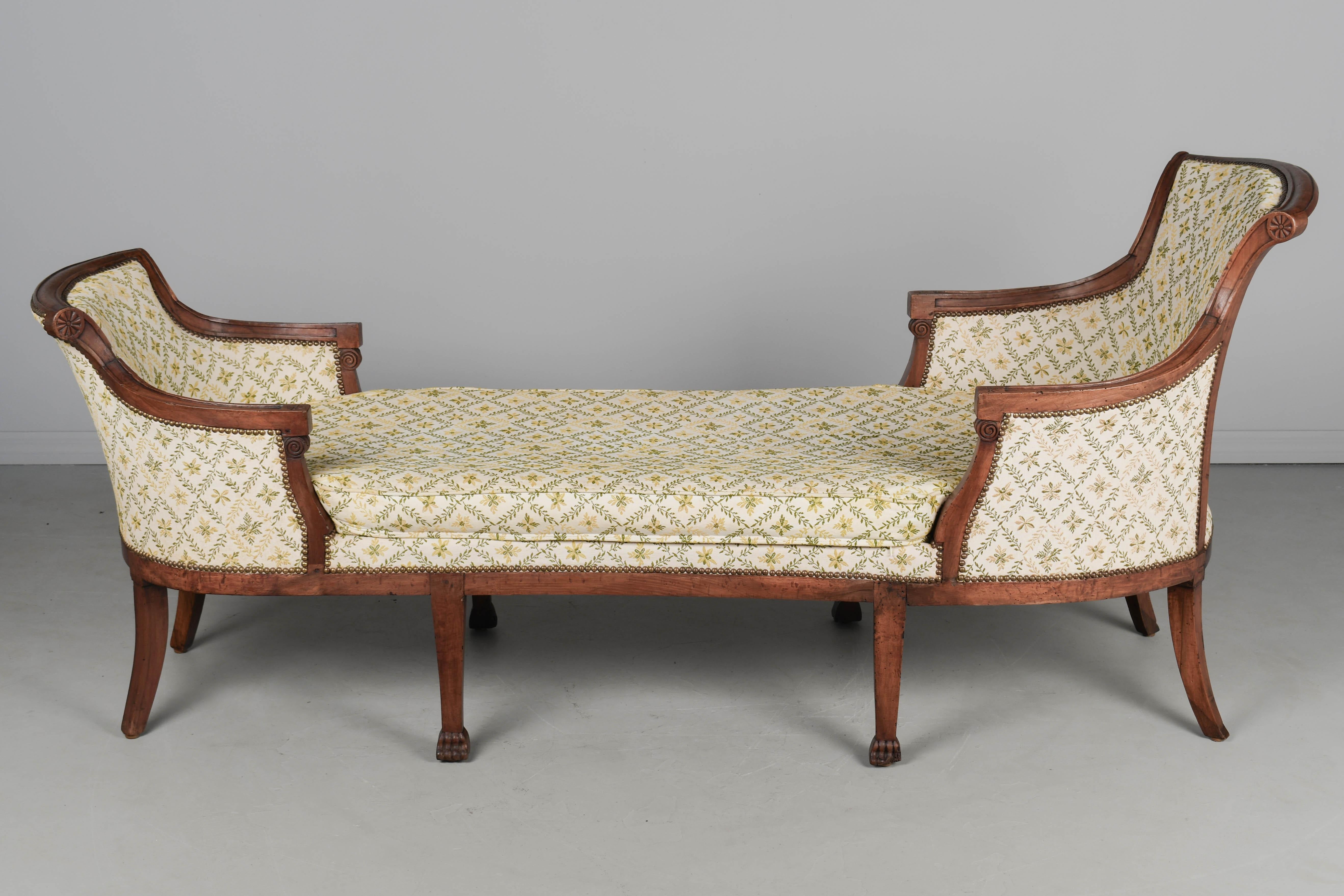 Brass 19th Century Louis XVI Duchesse en Bateau Chaise For Sale