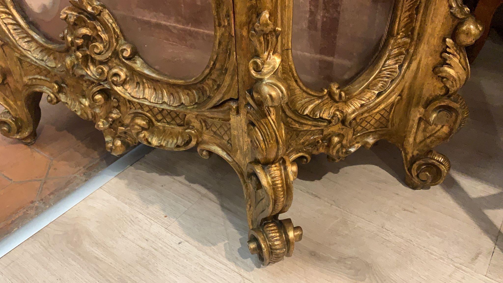 19th Century Louis XVI French Gilt Cabinet Vitrines Carved Gilt Wood 1840s For Sale 14