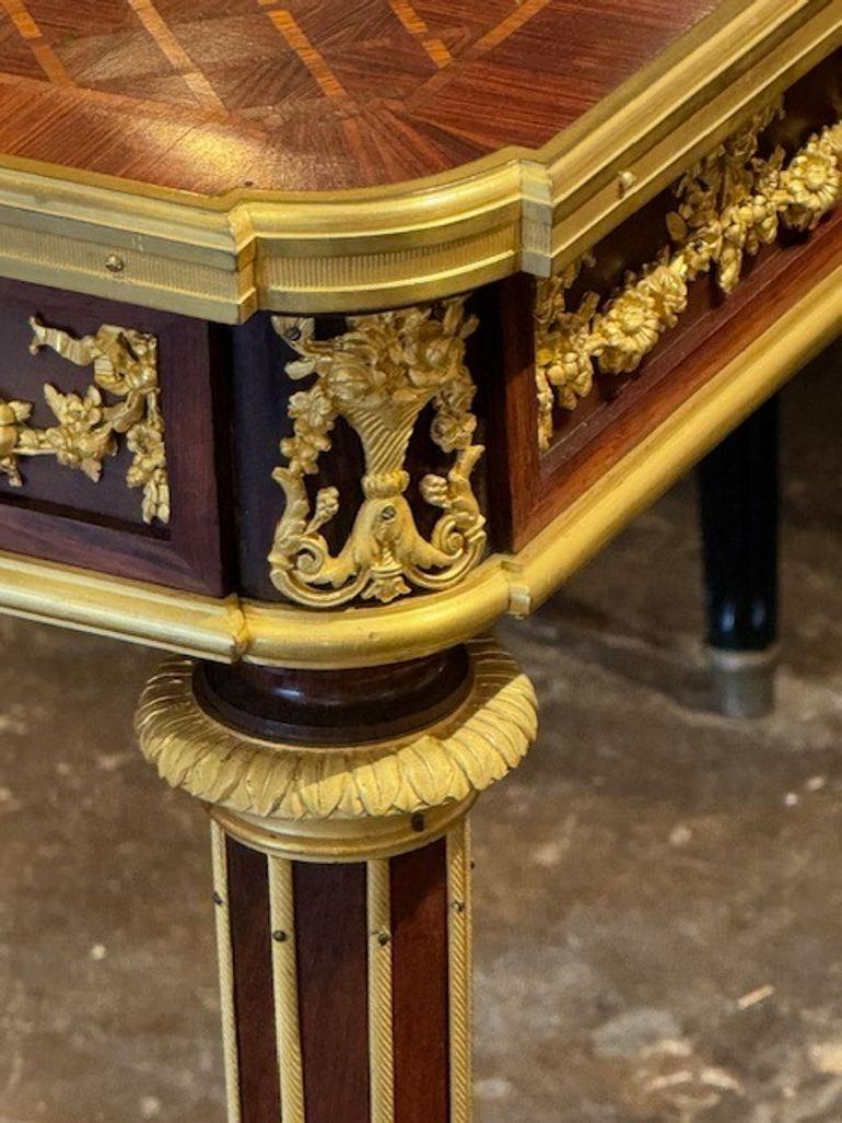 Table française Louis XVI du 19ème siècle Bon état - En vente à Dallas, TX
