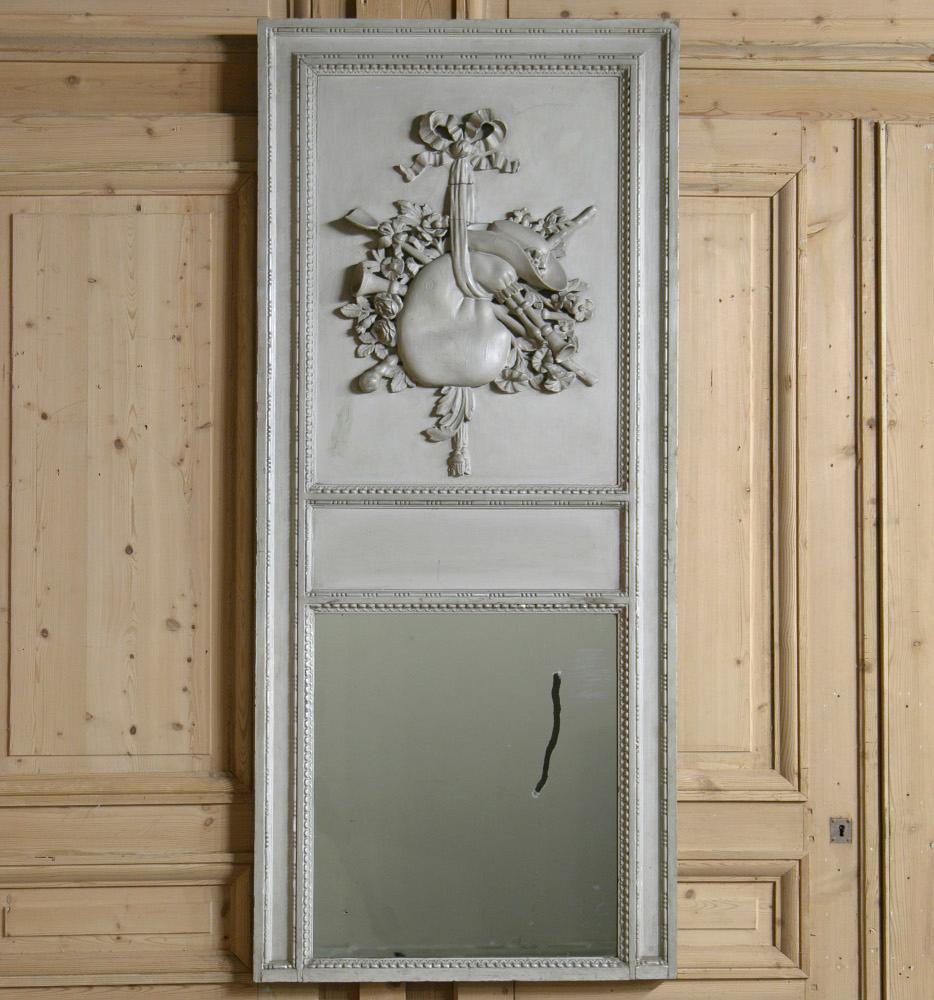 19th Century Louis XVI French Painted Trumeau In Distressed Condition For Sale In Dallas, TX