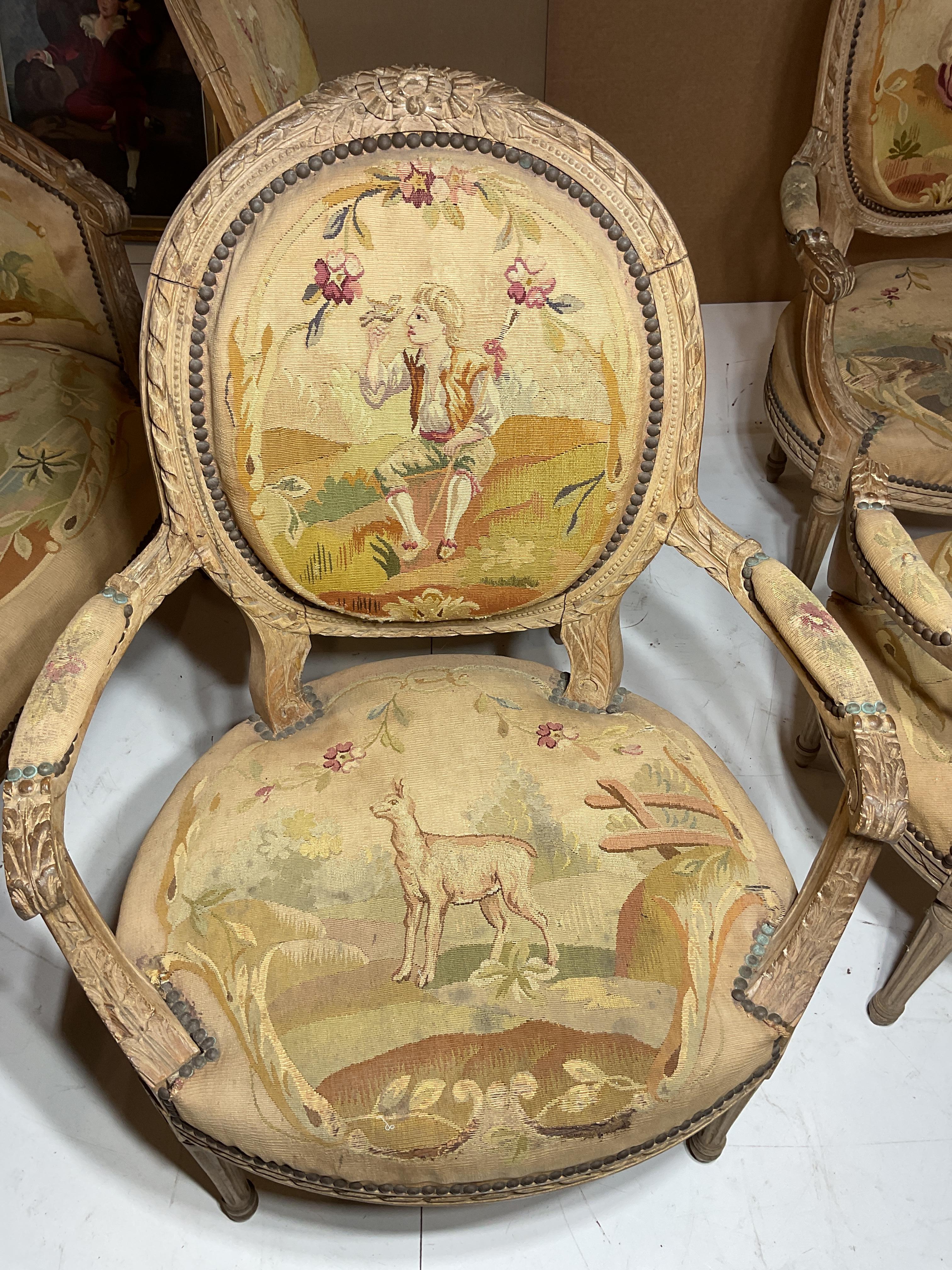 Français Settee et quatre fauteuils français Louis XVI du 19ème siècle en vente