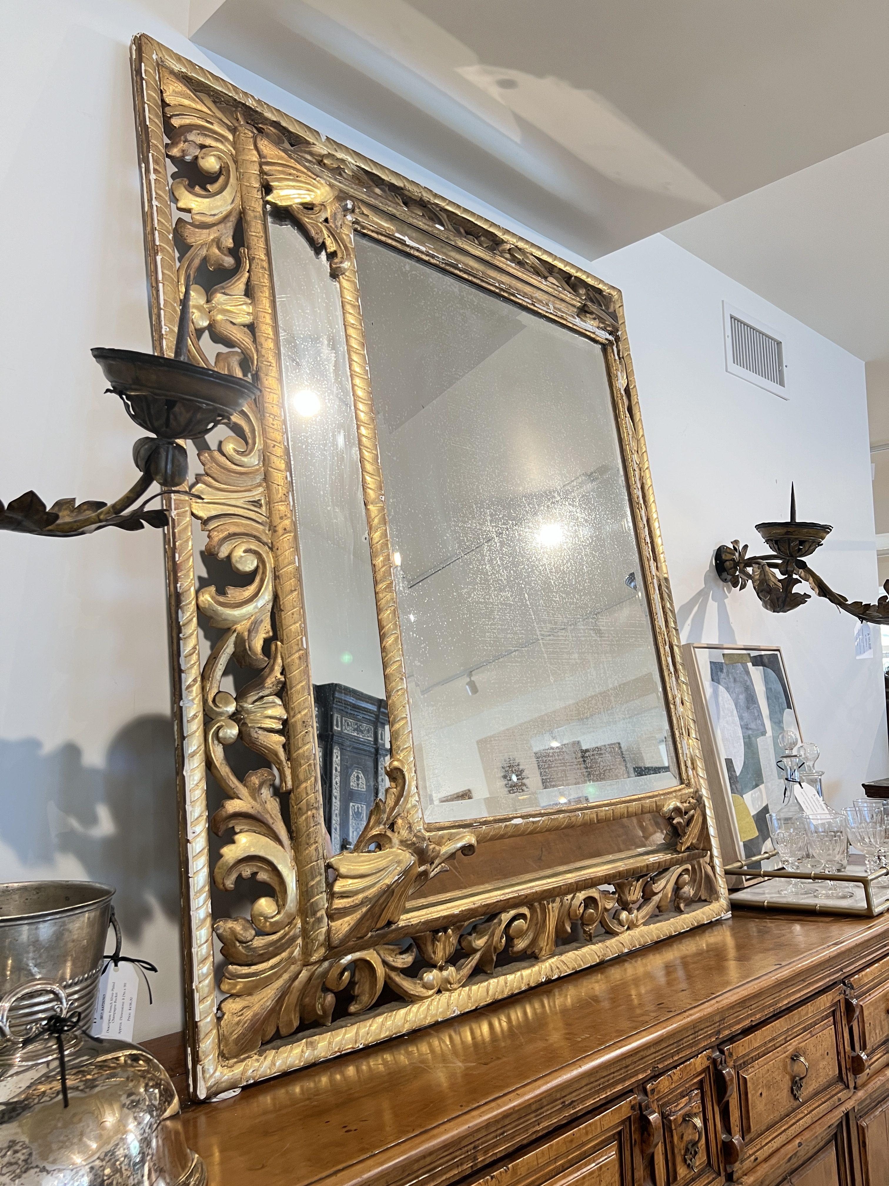 Doré Miroir antique doré Louis XVI du 19ème siècle en vente