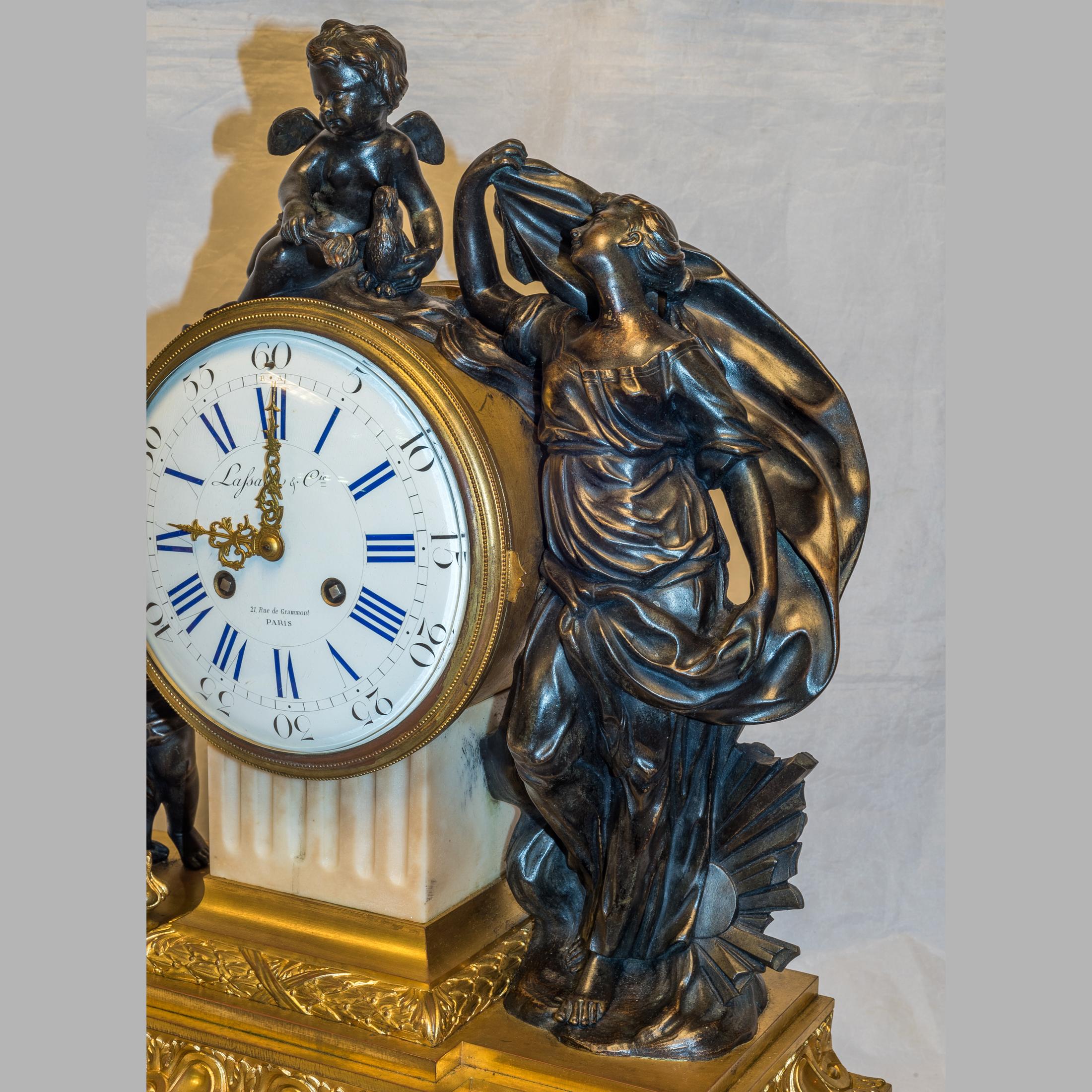 19. Jahrhundert Louis XVI vergoldete und patinierte Bronze Figural Mantel Uhr (Louis XVI.) im Angebot