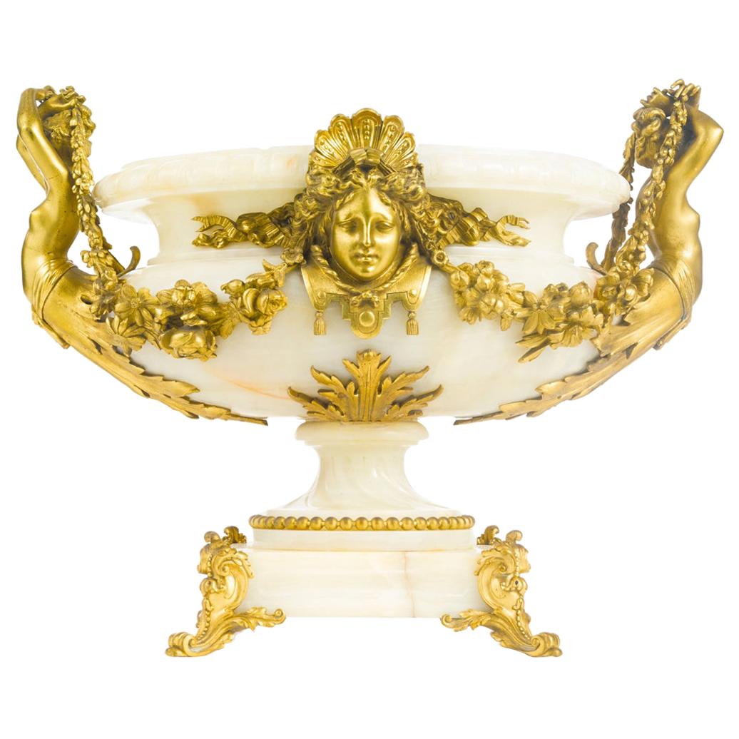 Tafelaufsatz aus vergoldeter Bronze mit Onyx im Louis-XVI-Stil des 19. Jahrhunderts im Angebot