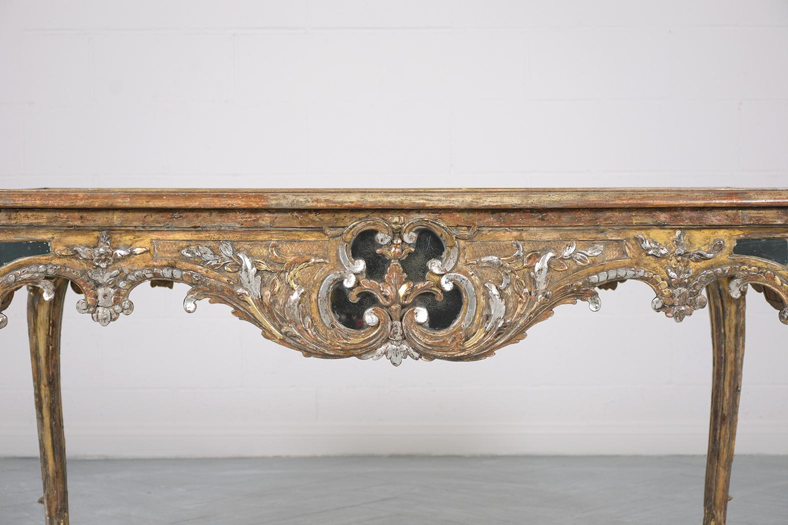 1830s Louis XVI Giltwood Center Table mit Vintage verspiegelter Platte (Gemalt) im Angebot
