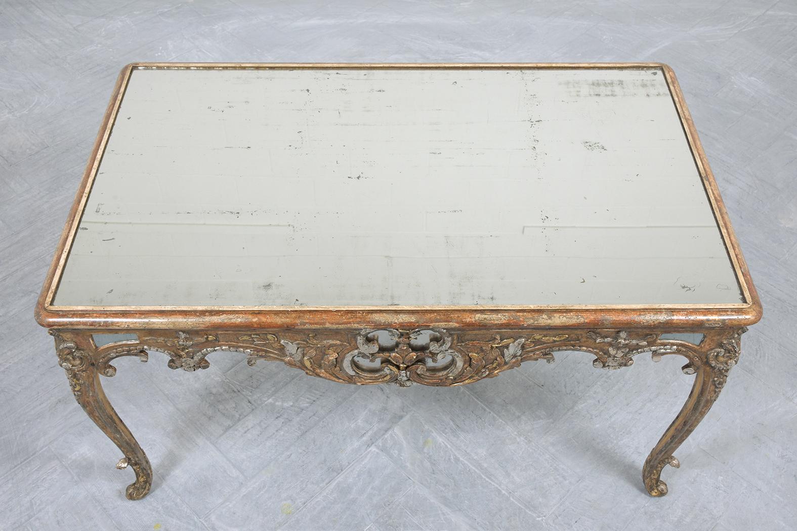 1830s Louis XVI Giltwood Center Table mit Vintage verspiegelter Platte (Louis XVI.) im Angebot