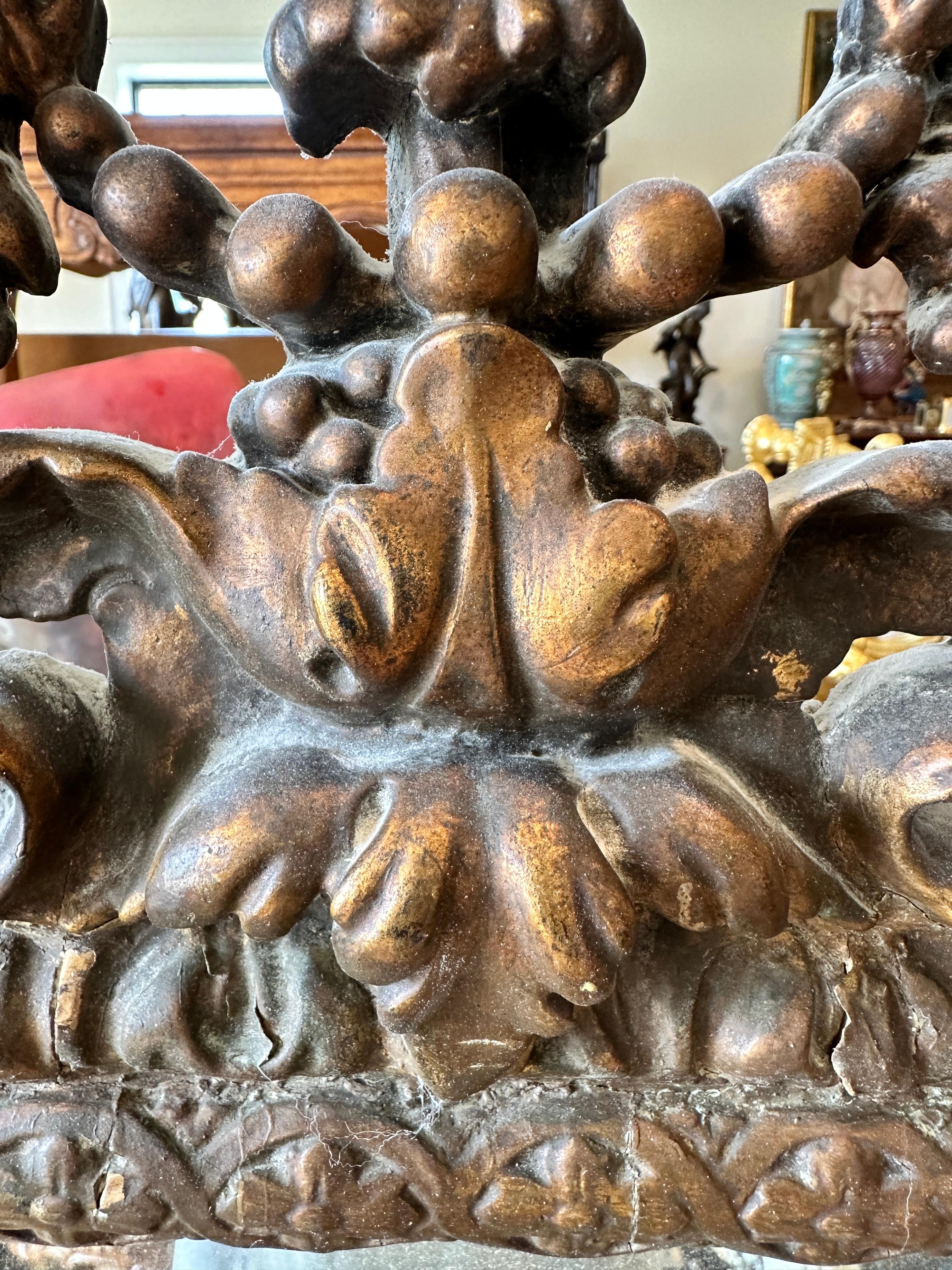 Miroir mural de forme coussin, doré, Louis XVI, 19e siècle Bon état - En vente à Norwood, NJ
