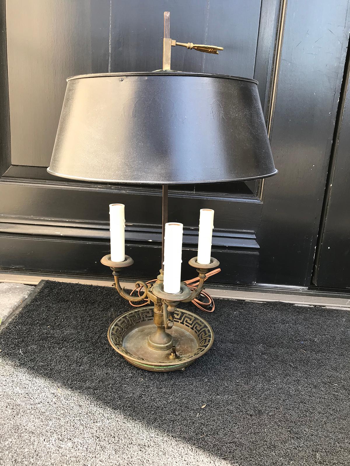 19th century Louis XVI gilt metal Bouillotte lamp with tole shade
Measures: 7.5