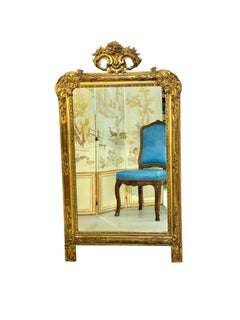 Louis-XVI-Konsolenspiegel aus Giltwood mit geschnitzten Details aus dem 19.