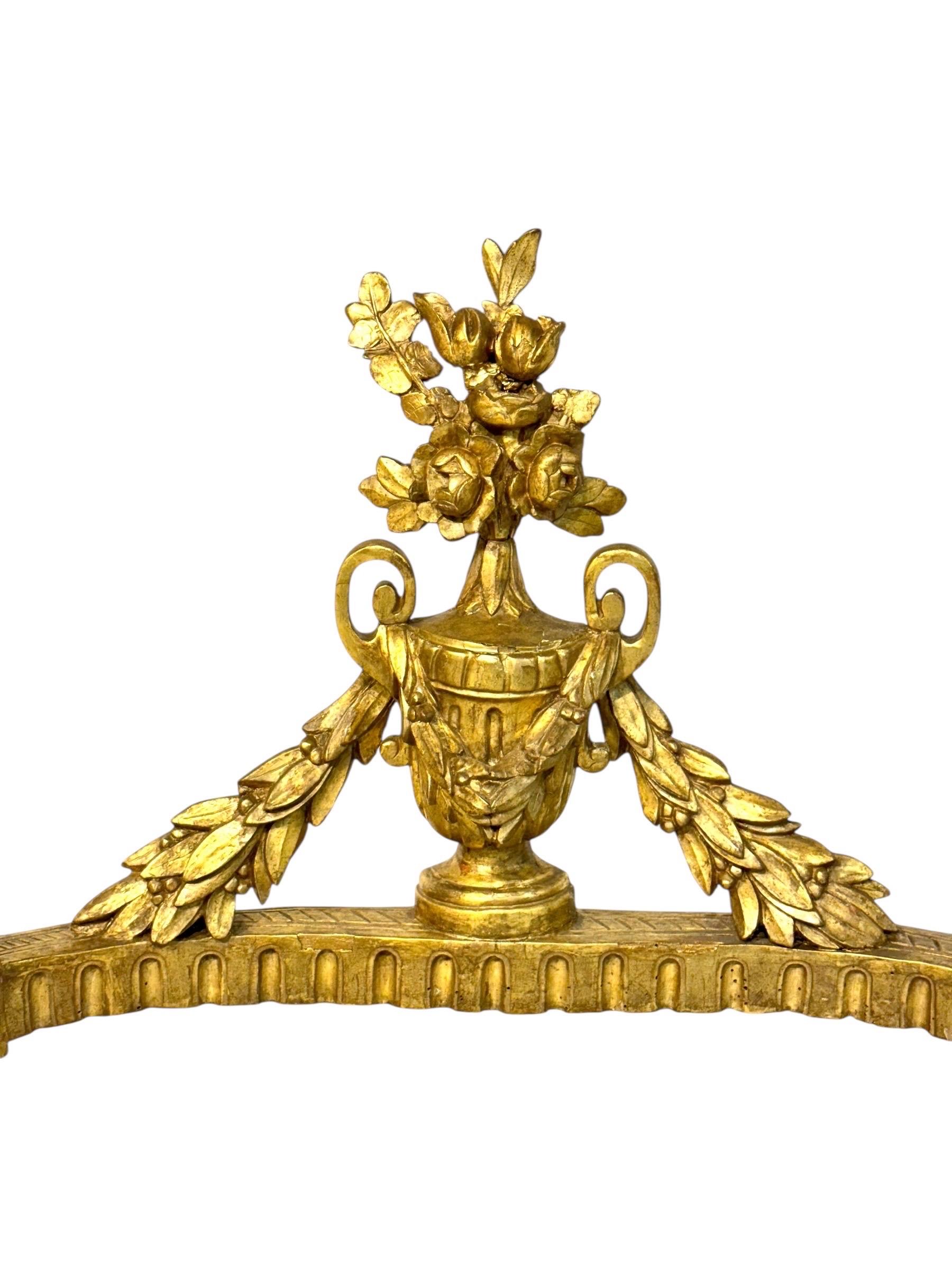 Consola Demi-Lune de madera dorada Luis XVI del siglo XIX con tapa de mármol de Carrara en venta 9