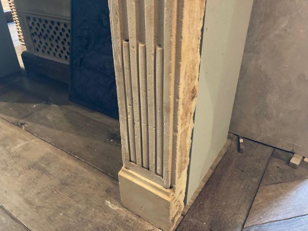 19th Century Louis XVI Limestone Fireplace In Good Condition For Sale In Zedelgem, BE