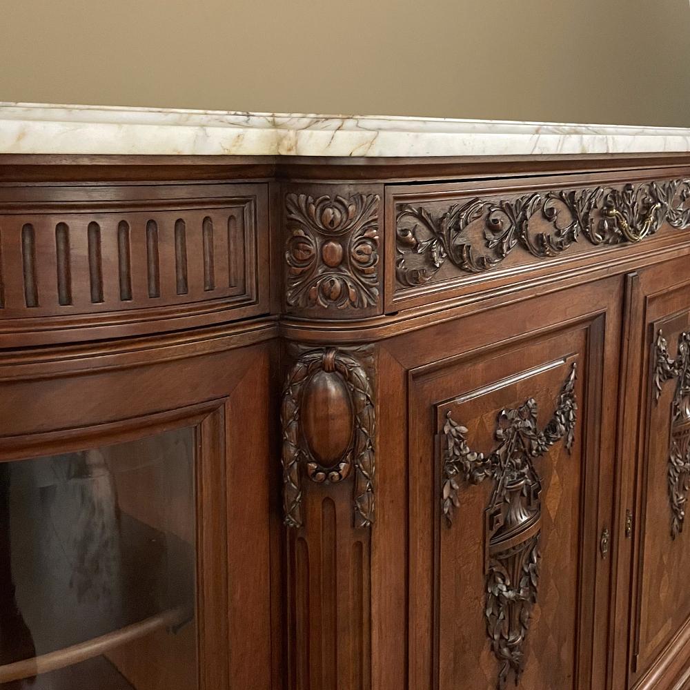 Buffet da esposizione in noce con piano in marmo del XIX secolo di Kint of Gand in vendita 4