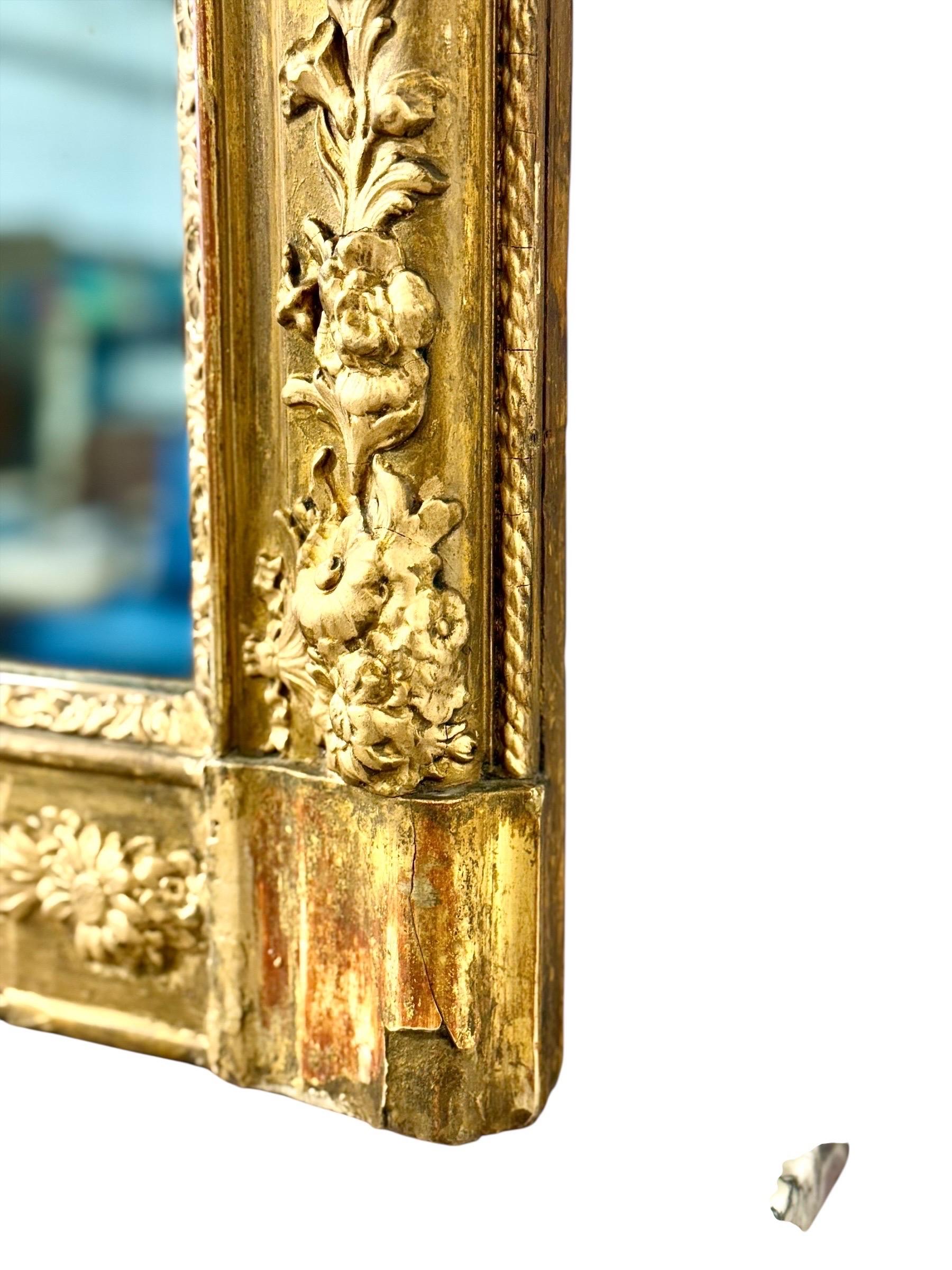 19th Century Louis XVI Neoclassical Giltwood Console Mirror In Good Condition For Sale In LA CIOTAT, FR